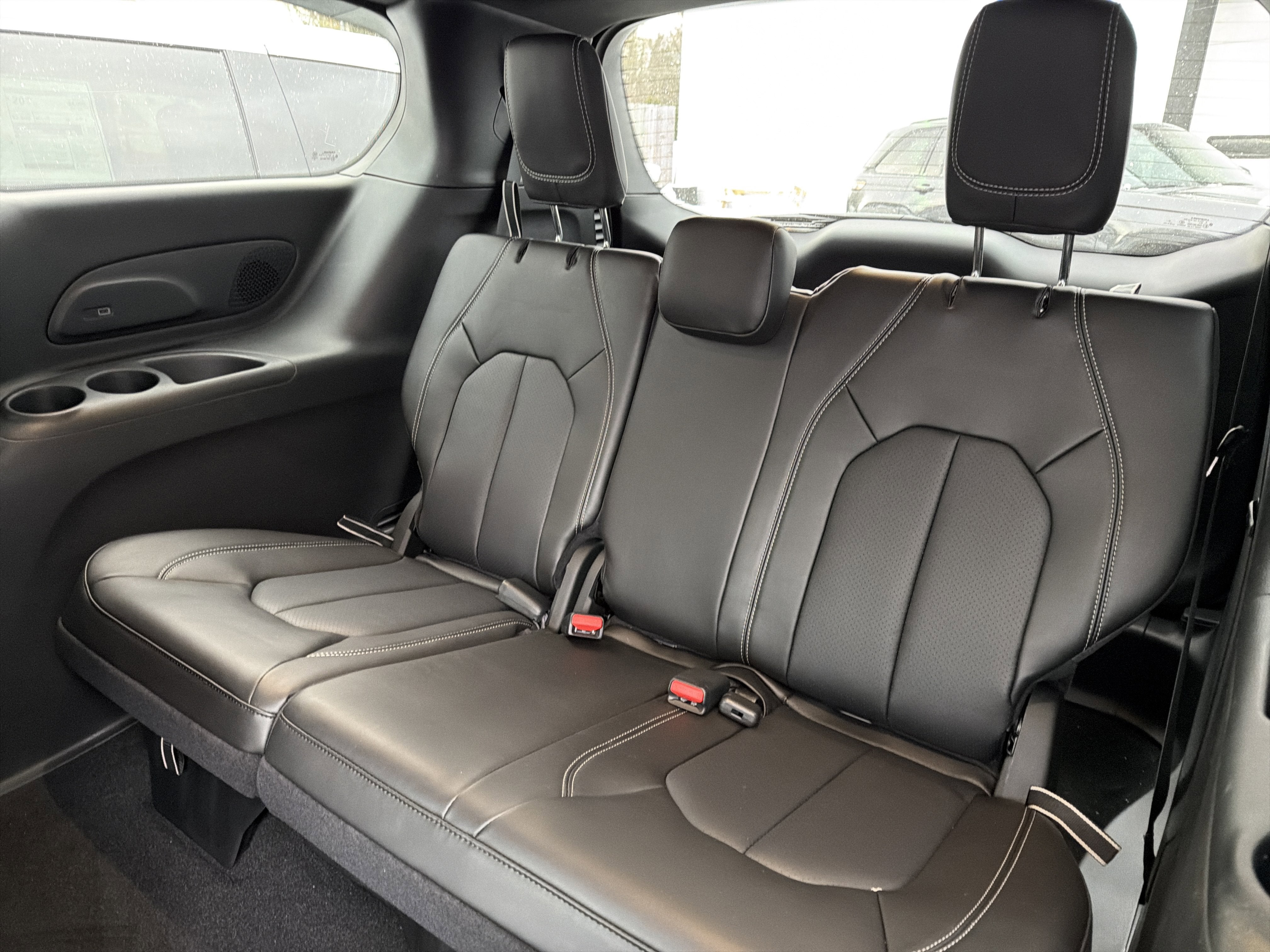 2026 Chrysler Pacifica Select AWD