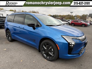 2027 Chrysler Pacifica Select AWD