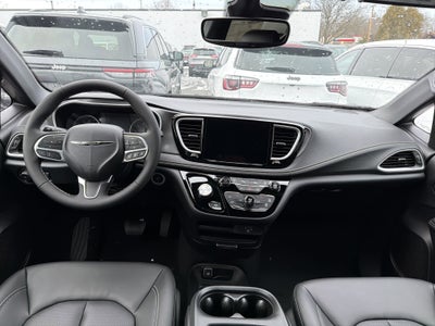 2026 Chrysler Pacifica Select AWD