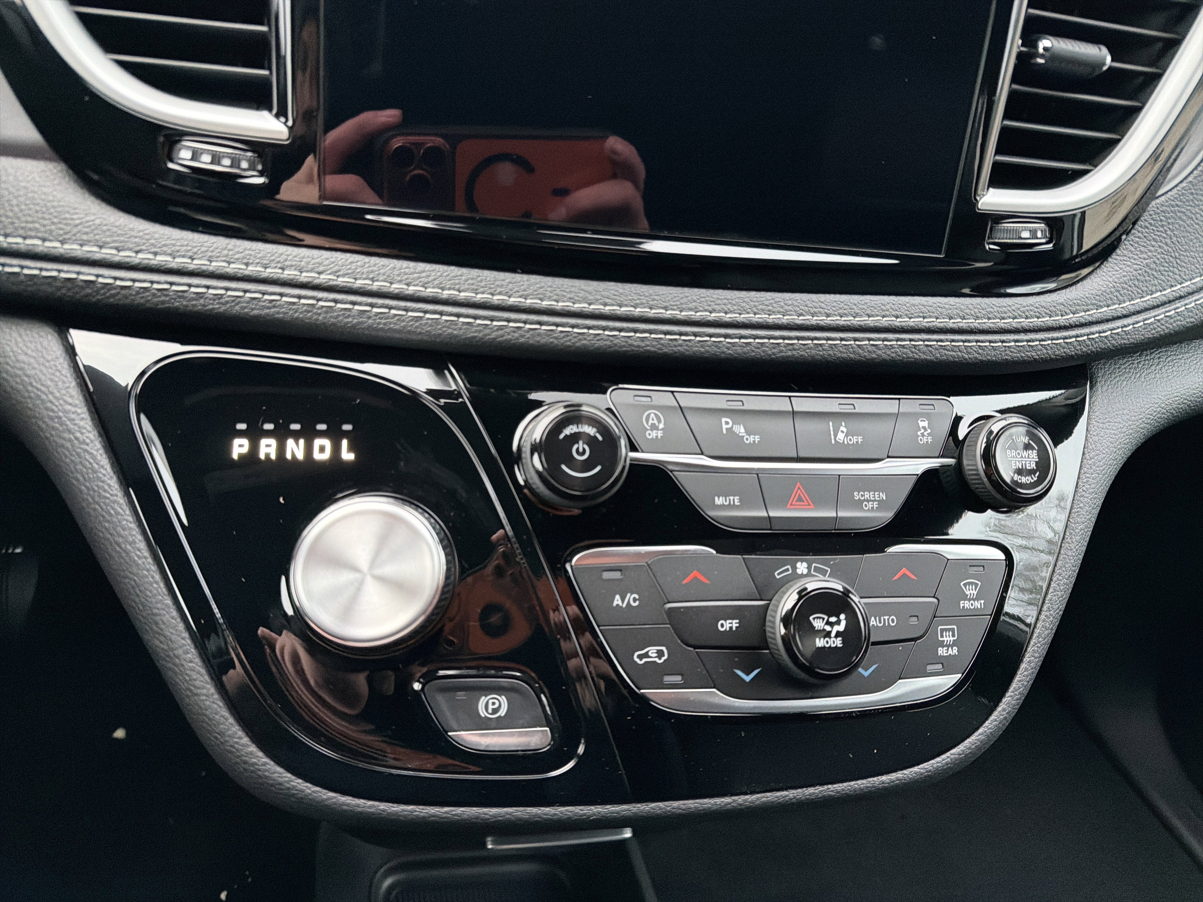 2026 Chrysler Pacifica Select AWD