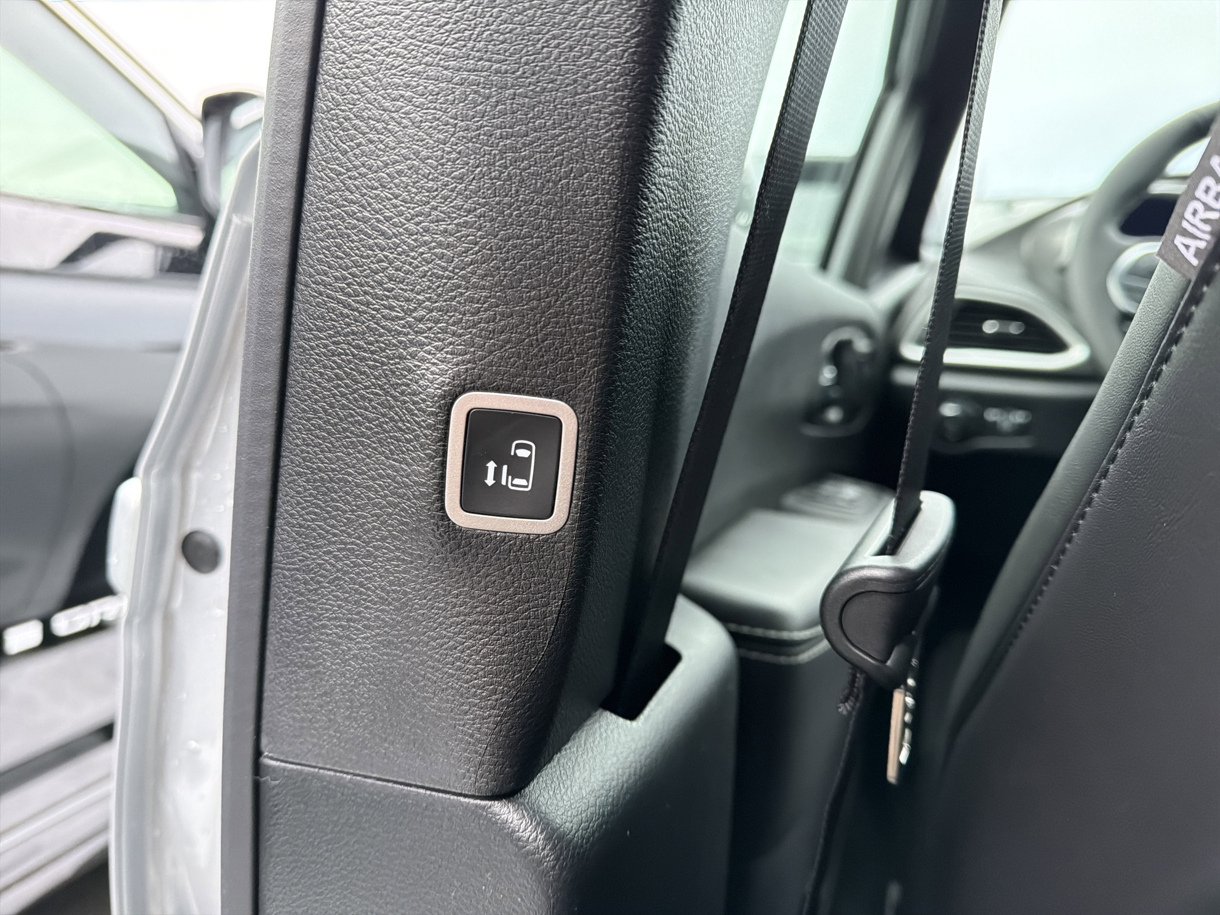 2026 Chrysler Pacifica Select AWD