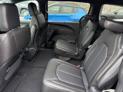 2026 Chrysler Pacifica Select AWD