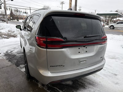 2026 Chrysler Pacifica Select AWD