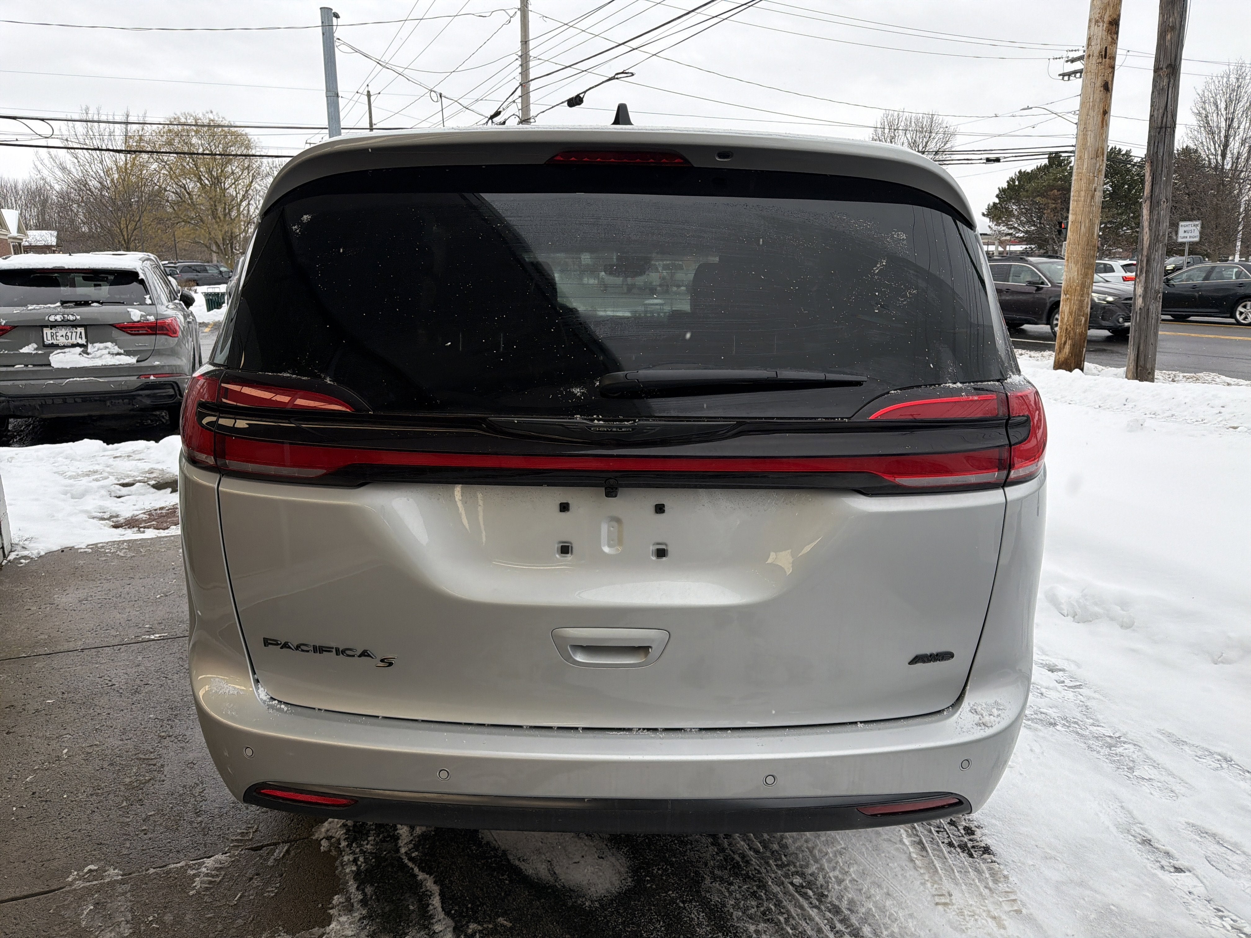 2026 Chrysler Pacifica Select AWD