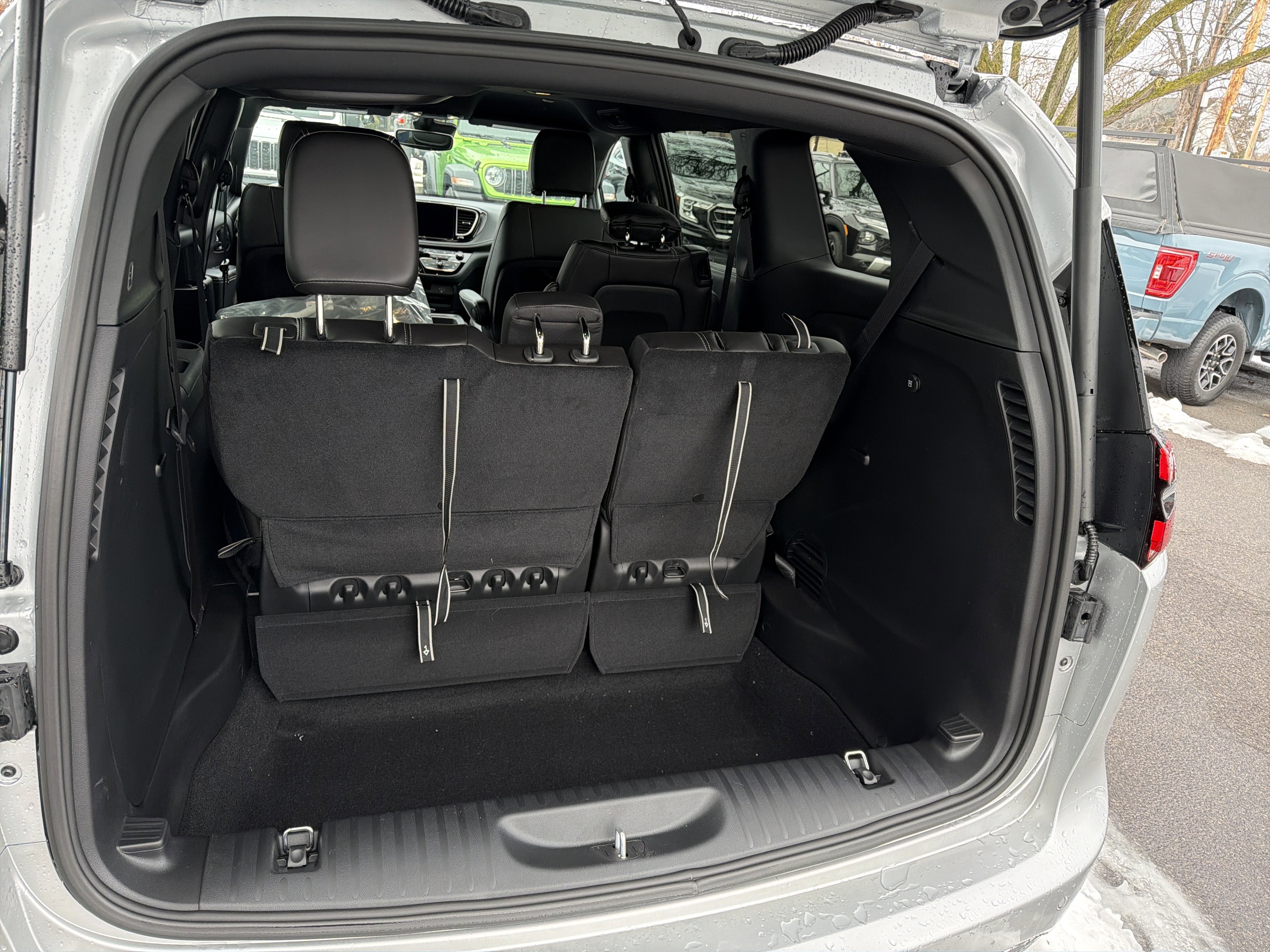 2026 Chrysler Pacifica Select AWD