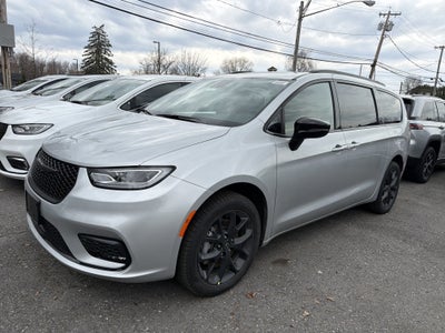 2026 Chrysler Pacifica Limited AWD