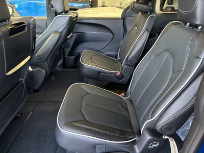 2026 Chrysler Pacifica Limited AWD