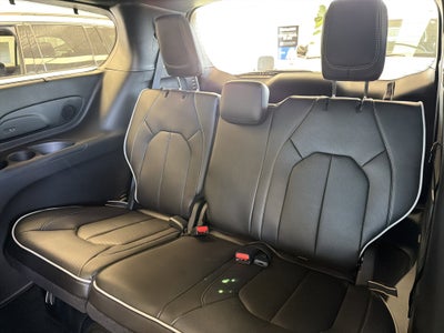 2026 Chrysler Pacifica Limited AWD