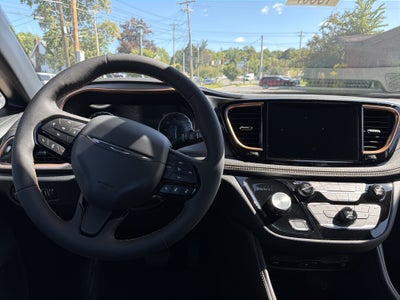 2027 Chrysler Pacifica Pinnacle AWD
