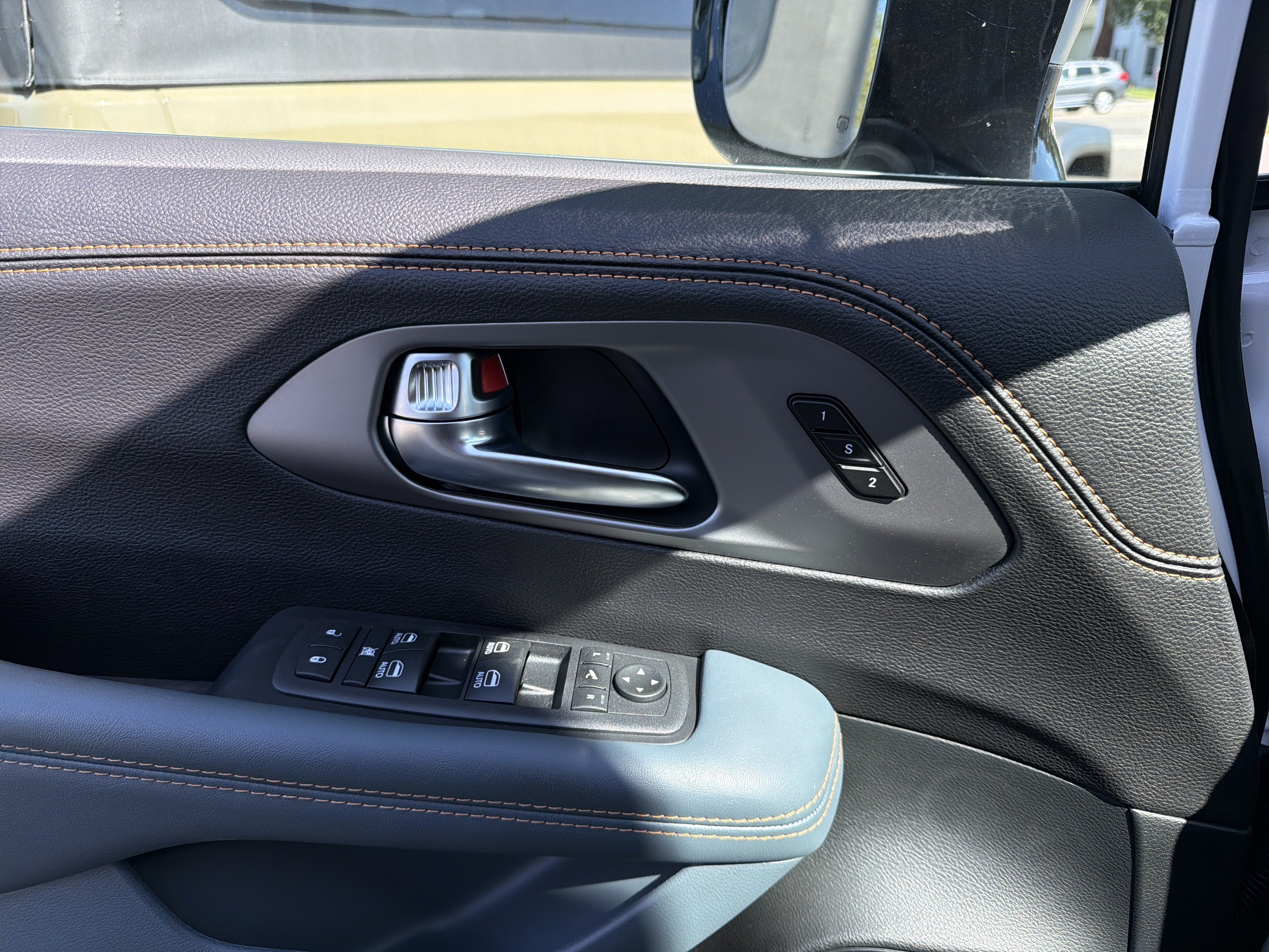 2027 Chrysler Pacifica Pinnacle AWD