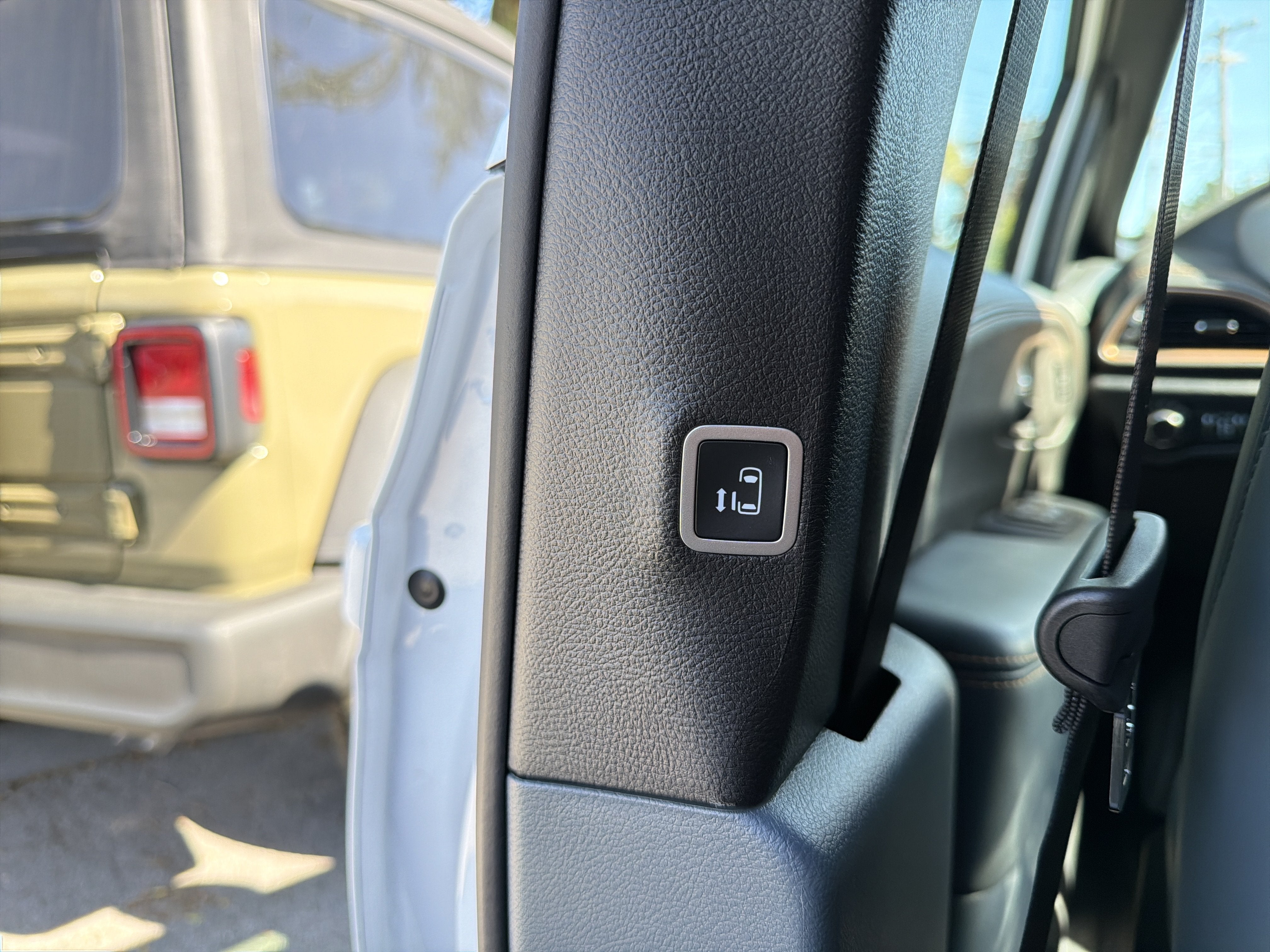 2027 Chrysler Pacifica Pinnacle AWD