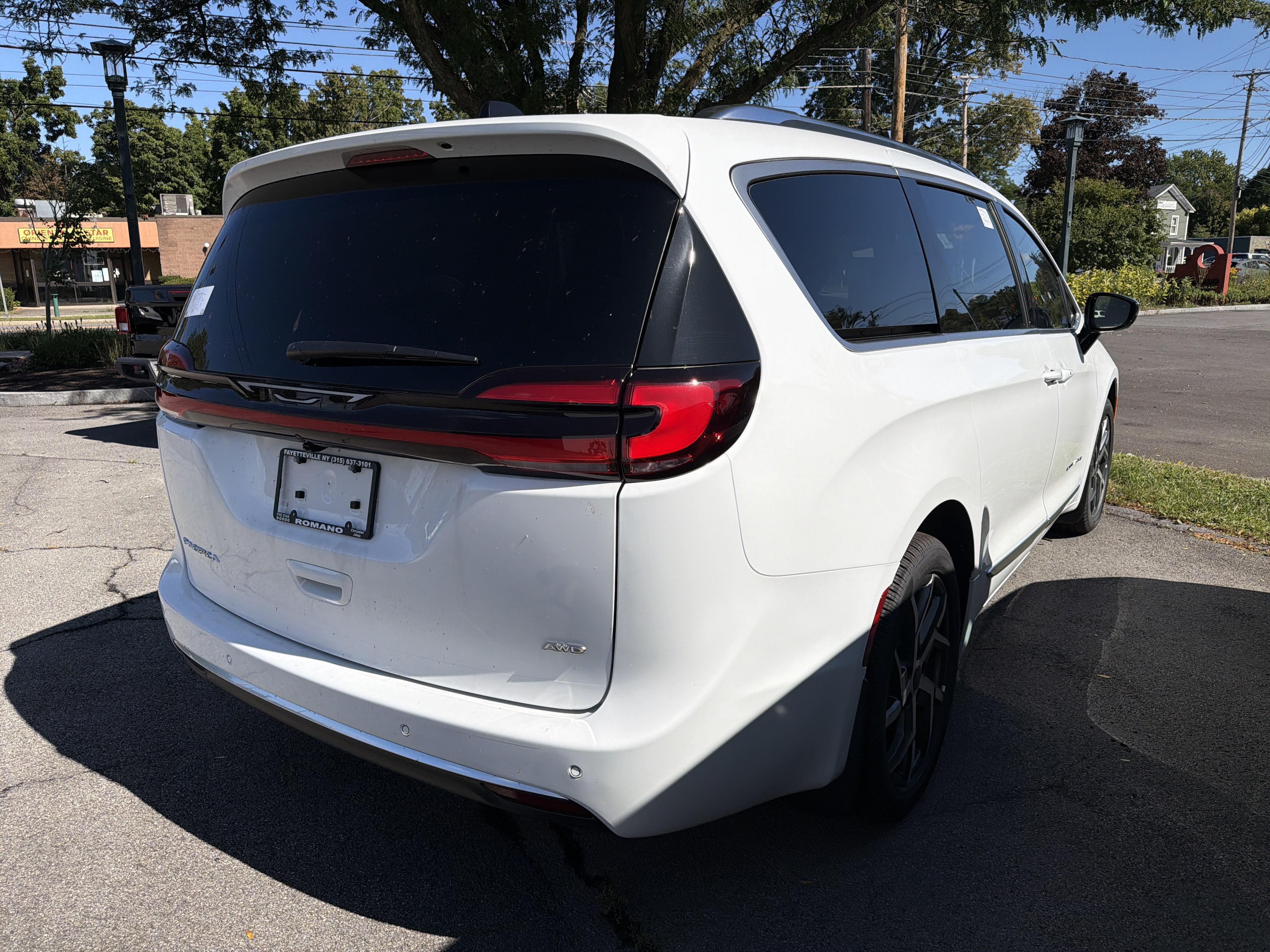 2027 Chrysler Pacifica Pinnacle AWD