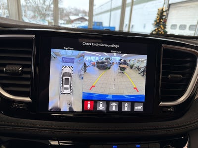 2026 Chrysler Pacifica Pinnacle AWD