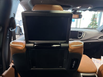 2026 Chrysler Pacifica Pinnacle AWD