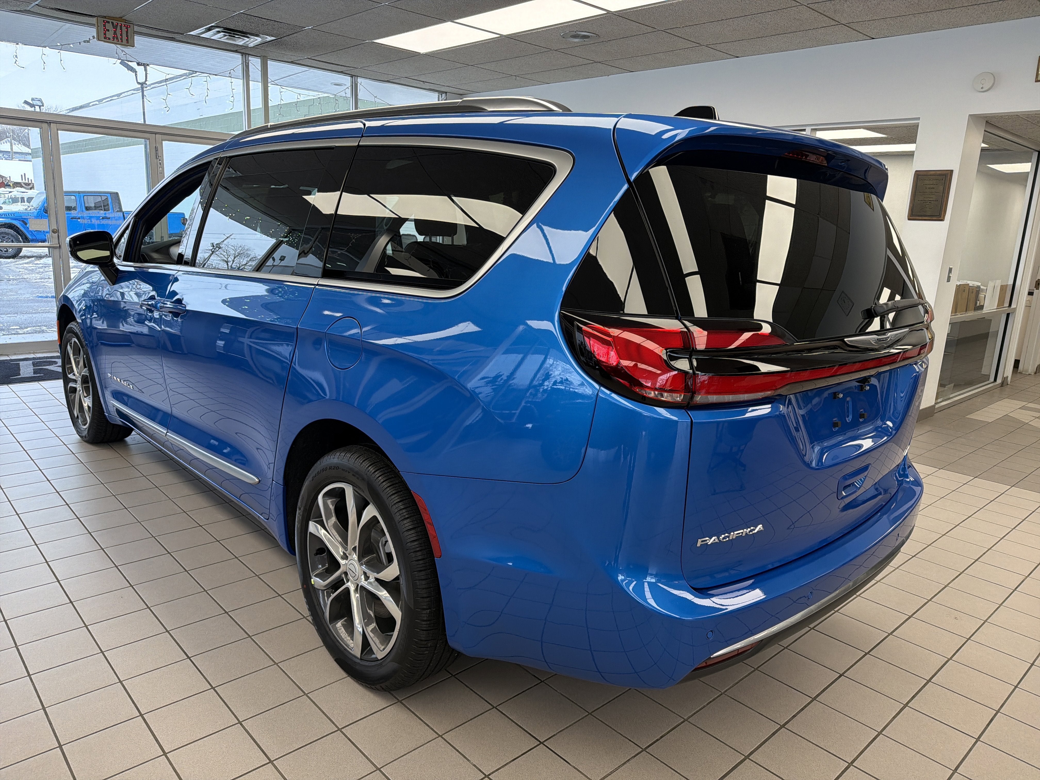 2026 Chrysler Pacifica Pinnacle AWD
