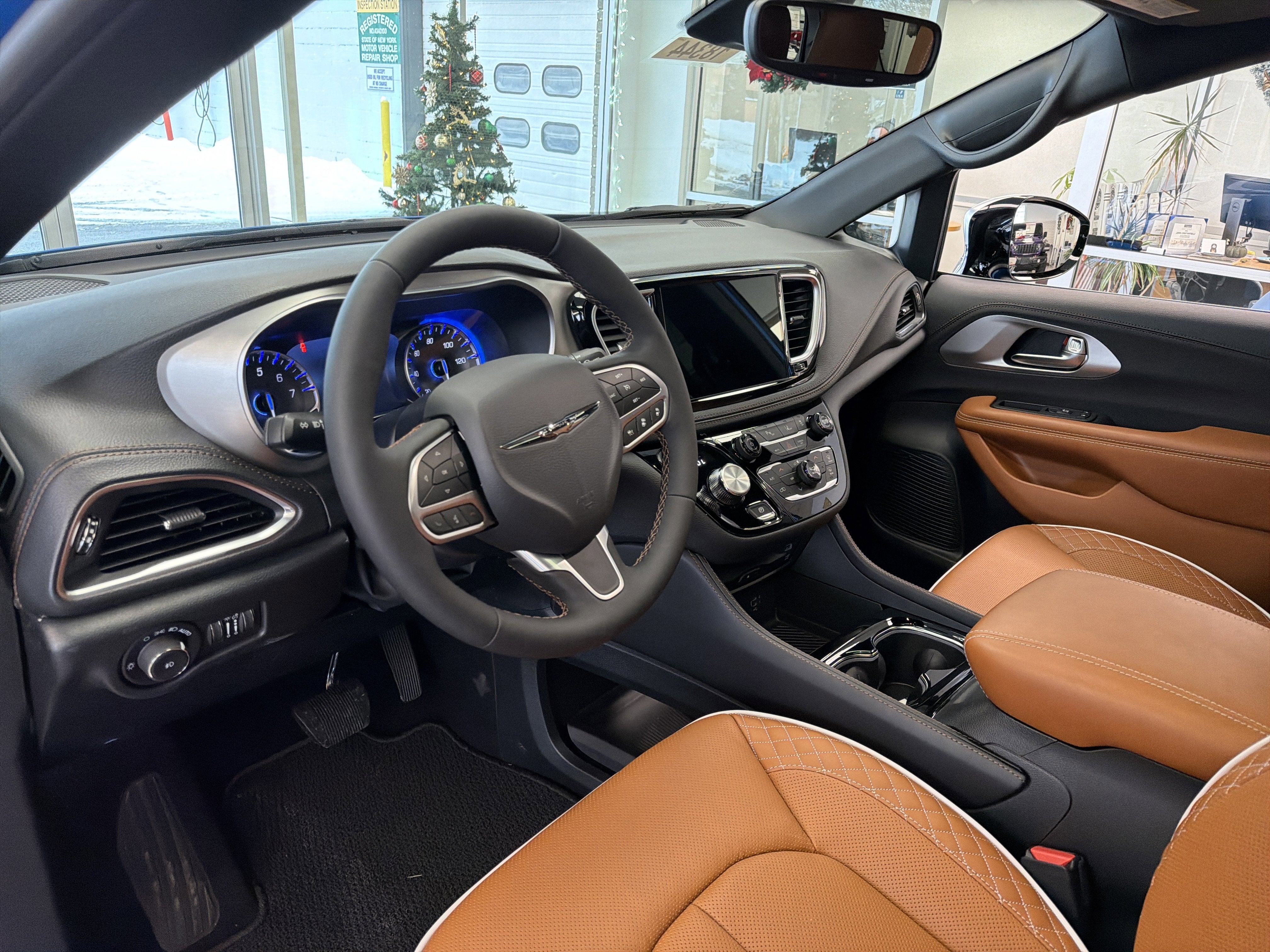 2026 Chrysler Pacifica Pinnacle AWD