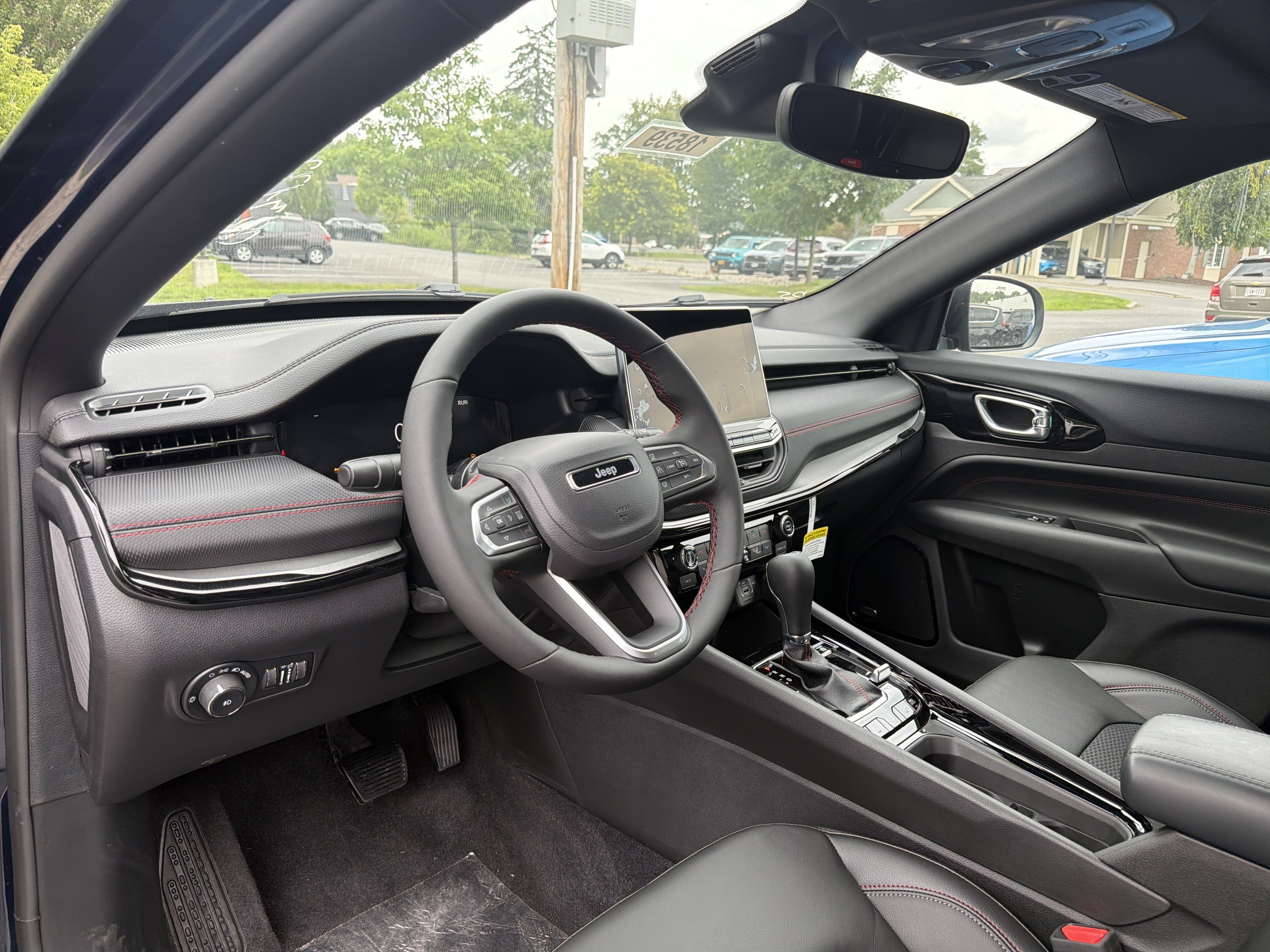 2026 Jeep Compass Trailhawk - Photo 9
