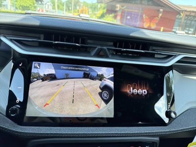 2026 Jeep Cherokee Laredo
