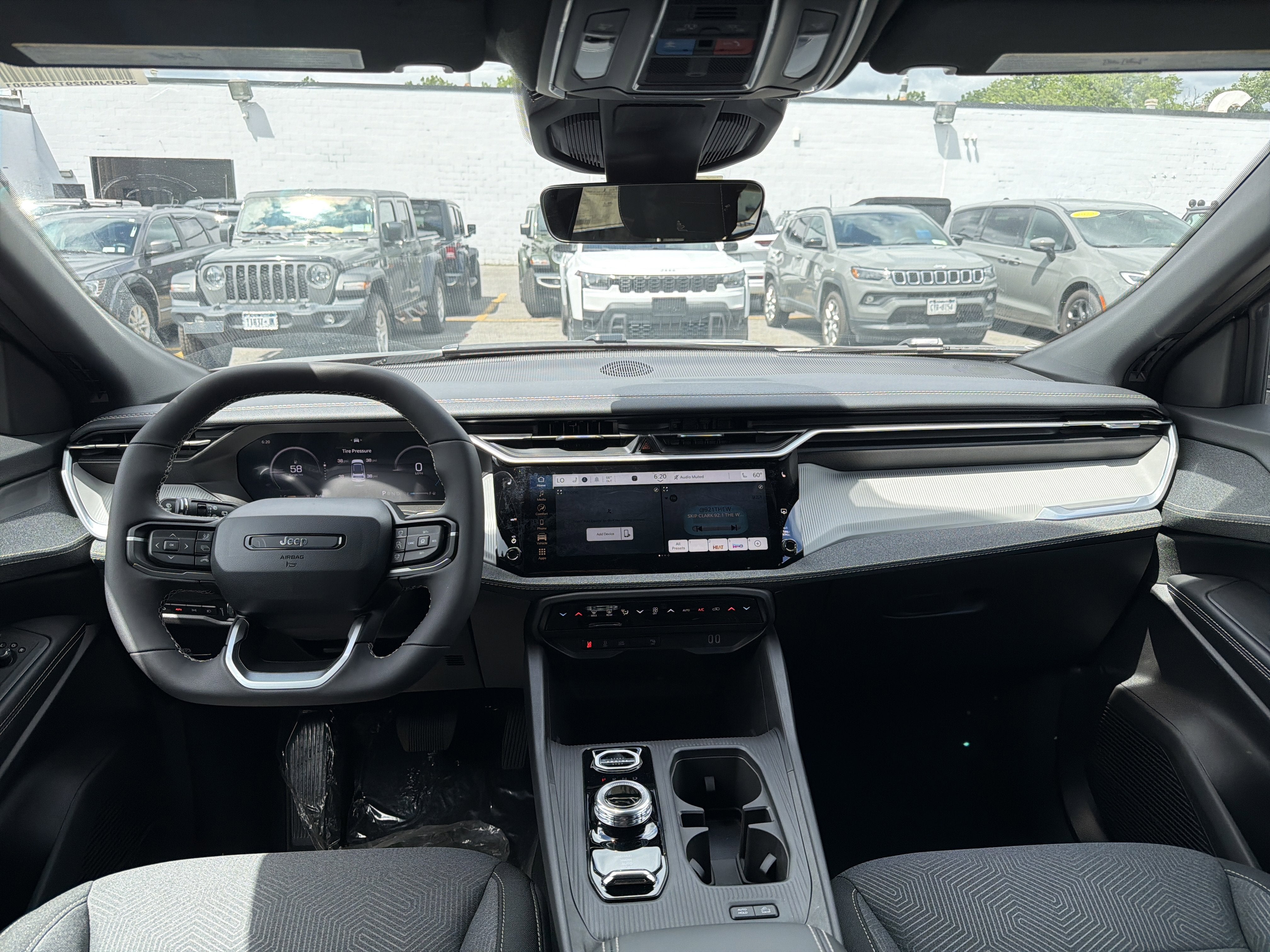 2026 Jeep Cherokee Laredo