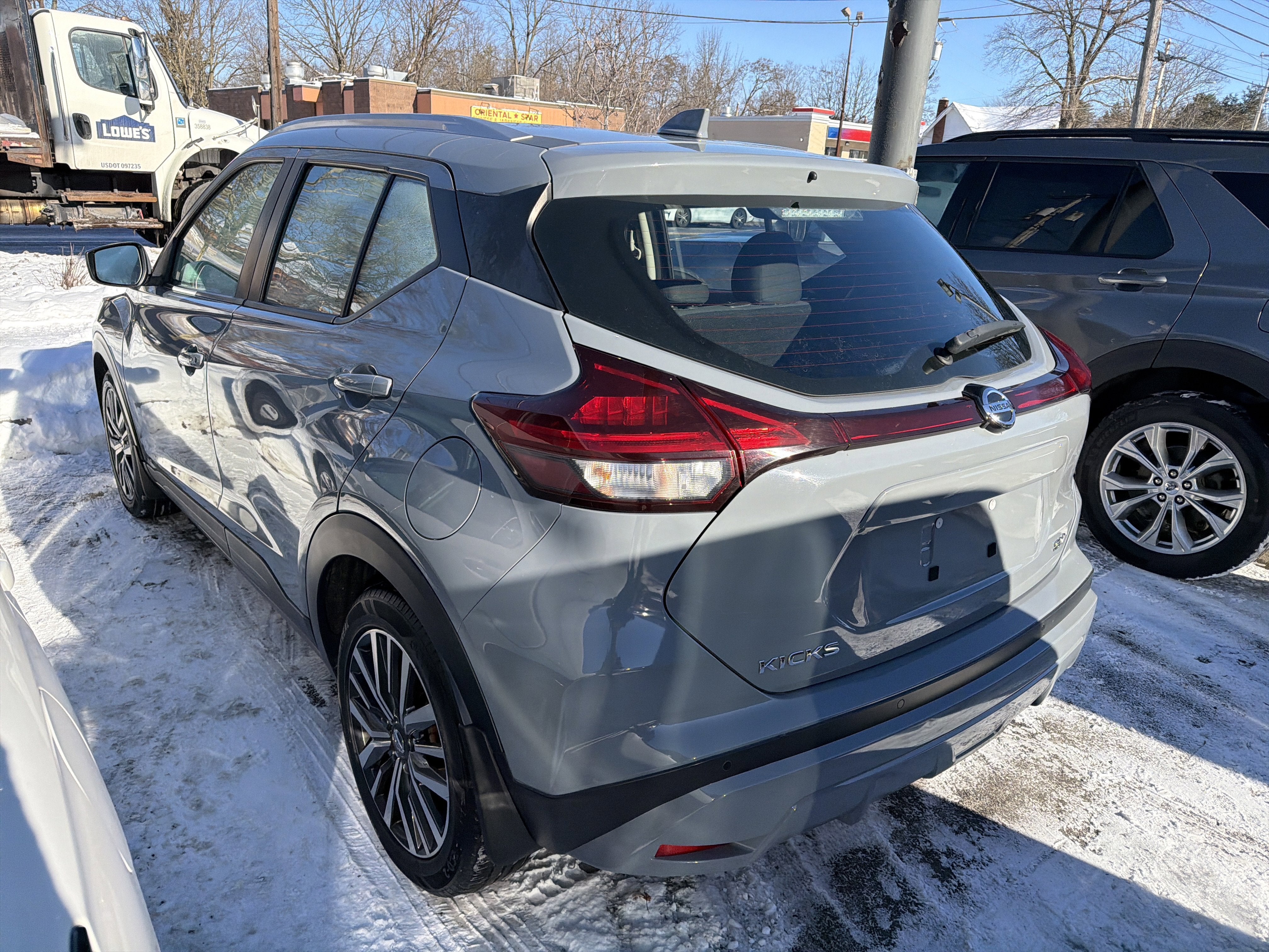 2021 Nissan Kicks SV