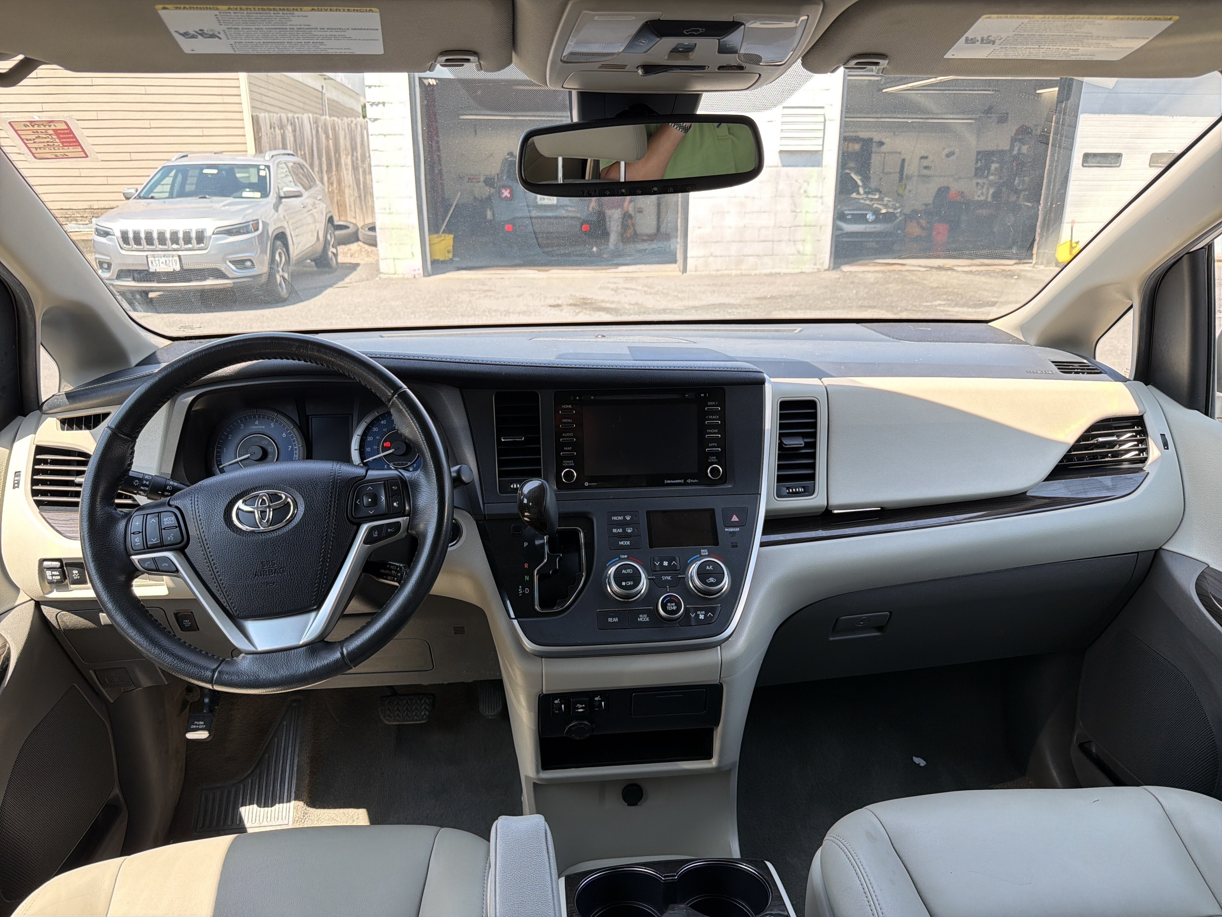 2020 Toyota Sienna XLE