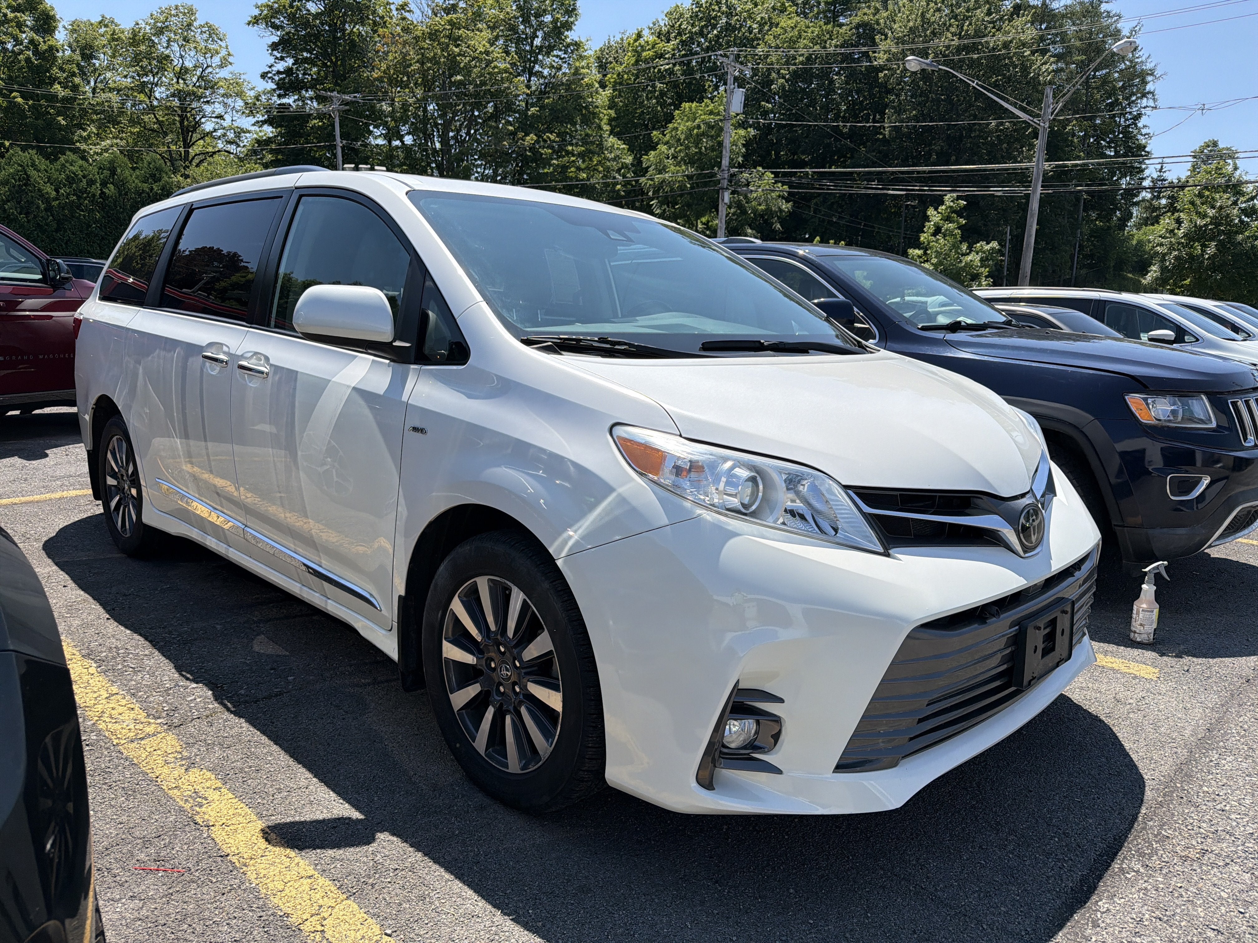 2020 Toyota Sienna XLE