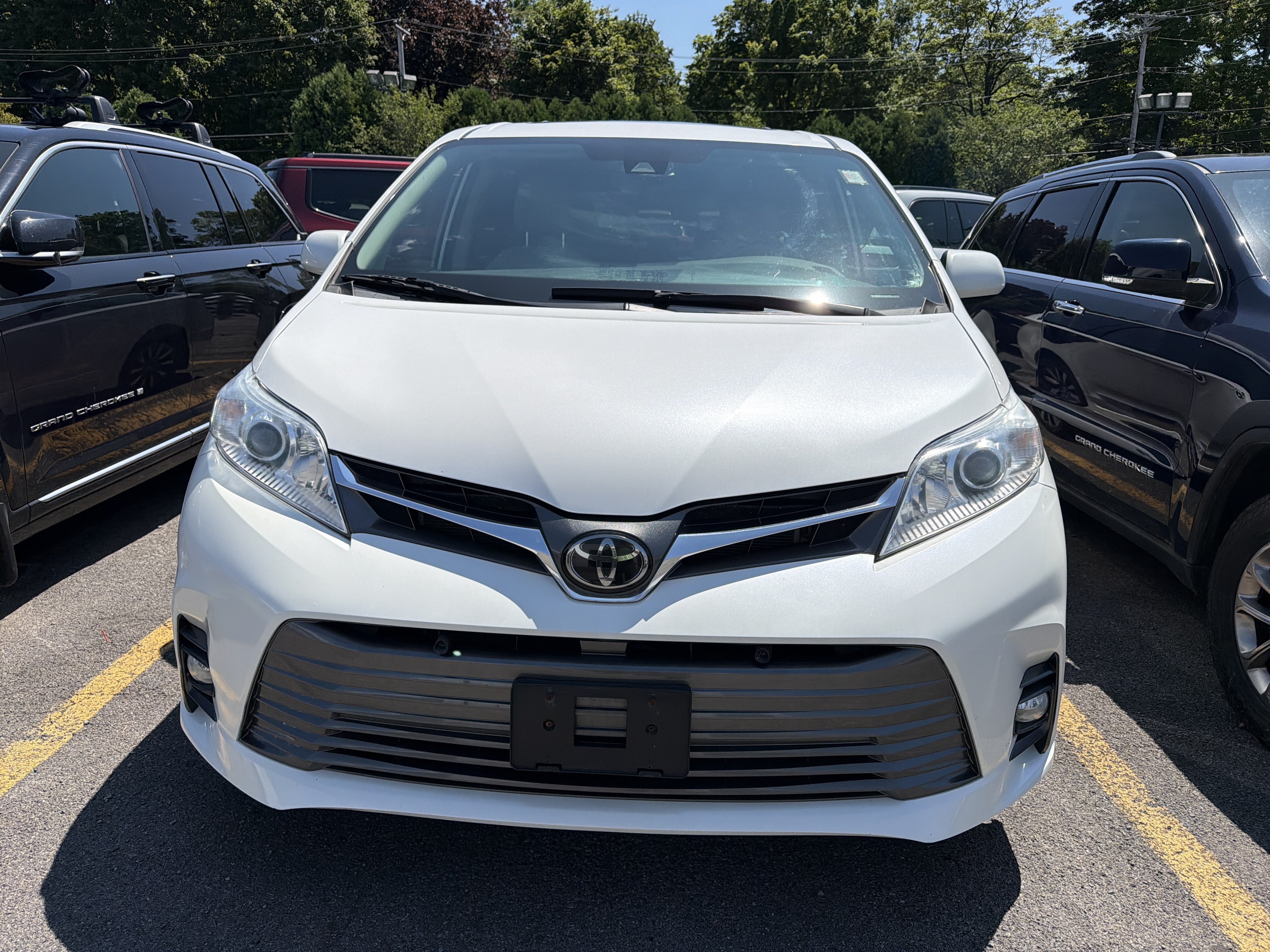2020 Toyota Sienna XLE