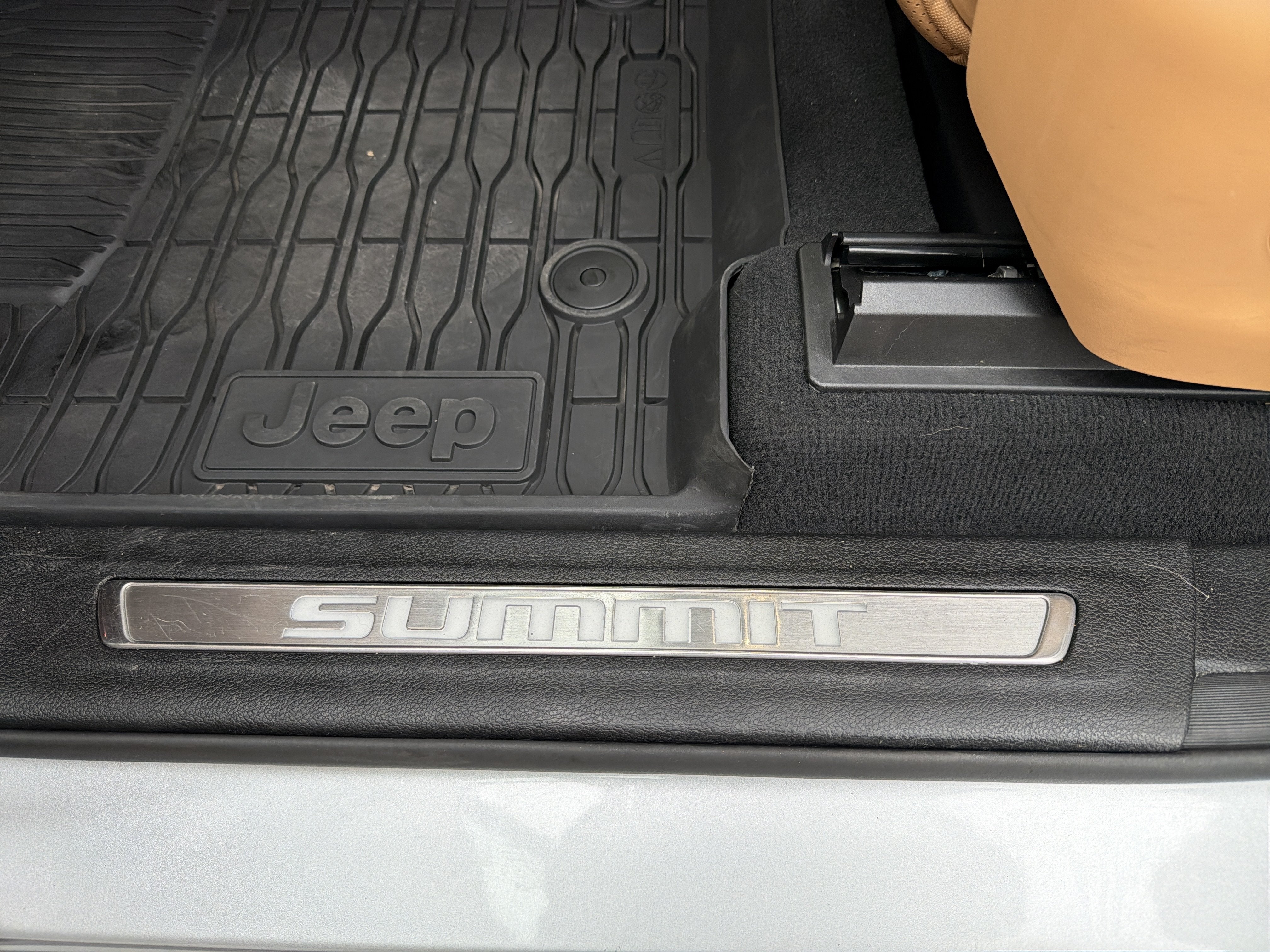 2024 Jeep Grand Cherokee L Summit Reserve 4x4