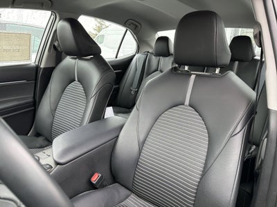 2023 Toyota Camry SE Auto AWD