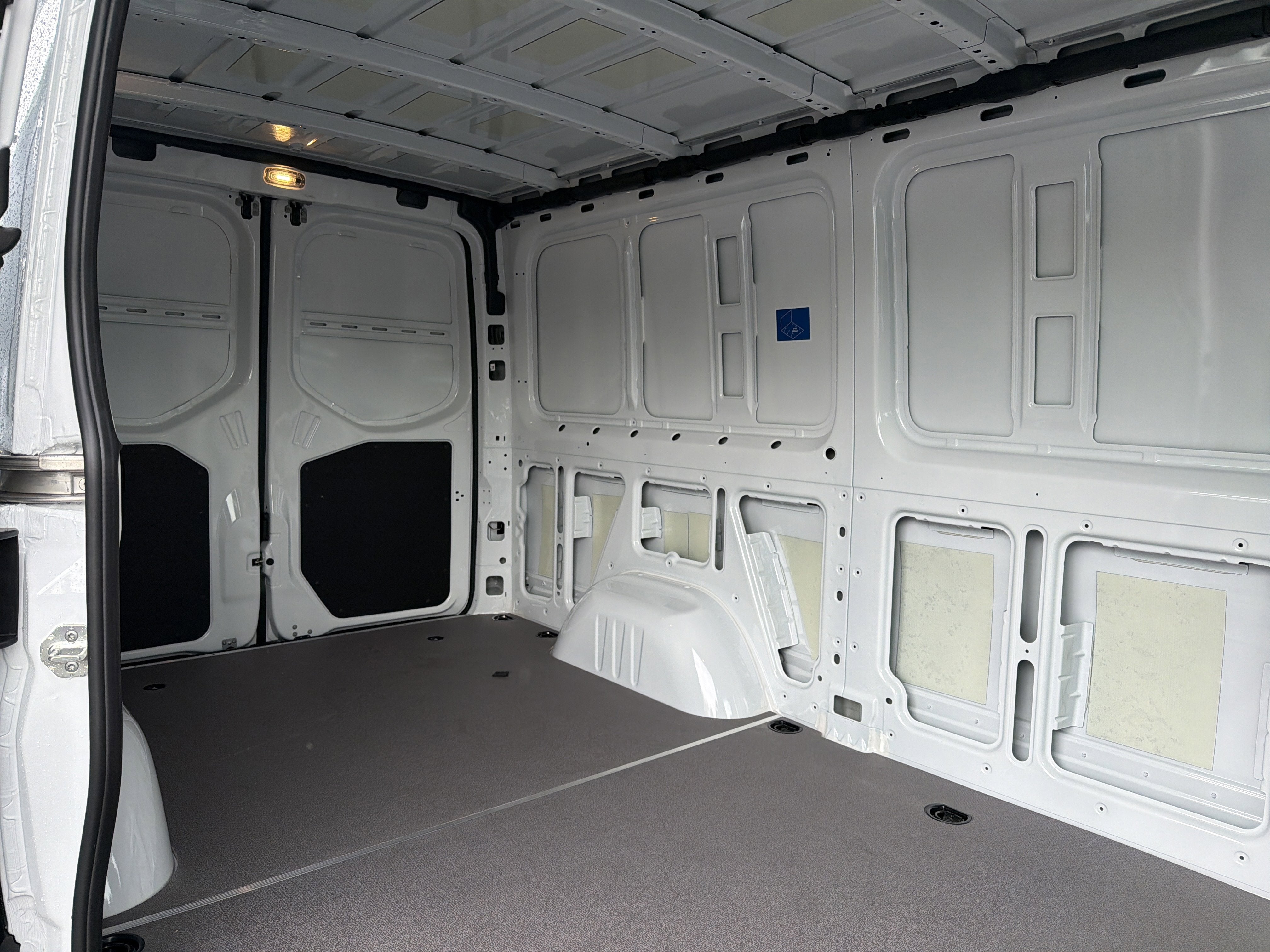 2026 Mercedes-Benz Sprinter Cargo Van 2500 Standard Roof I4 Diesel 144 RWD