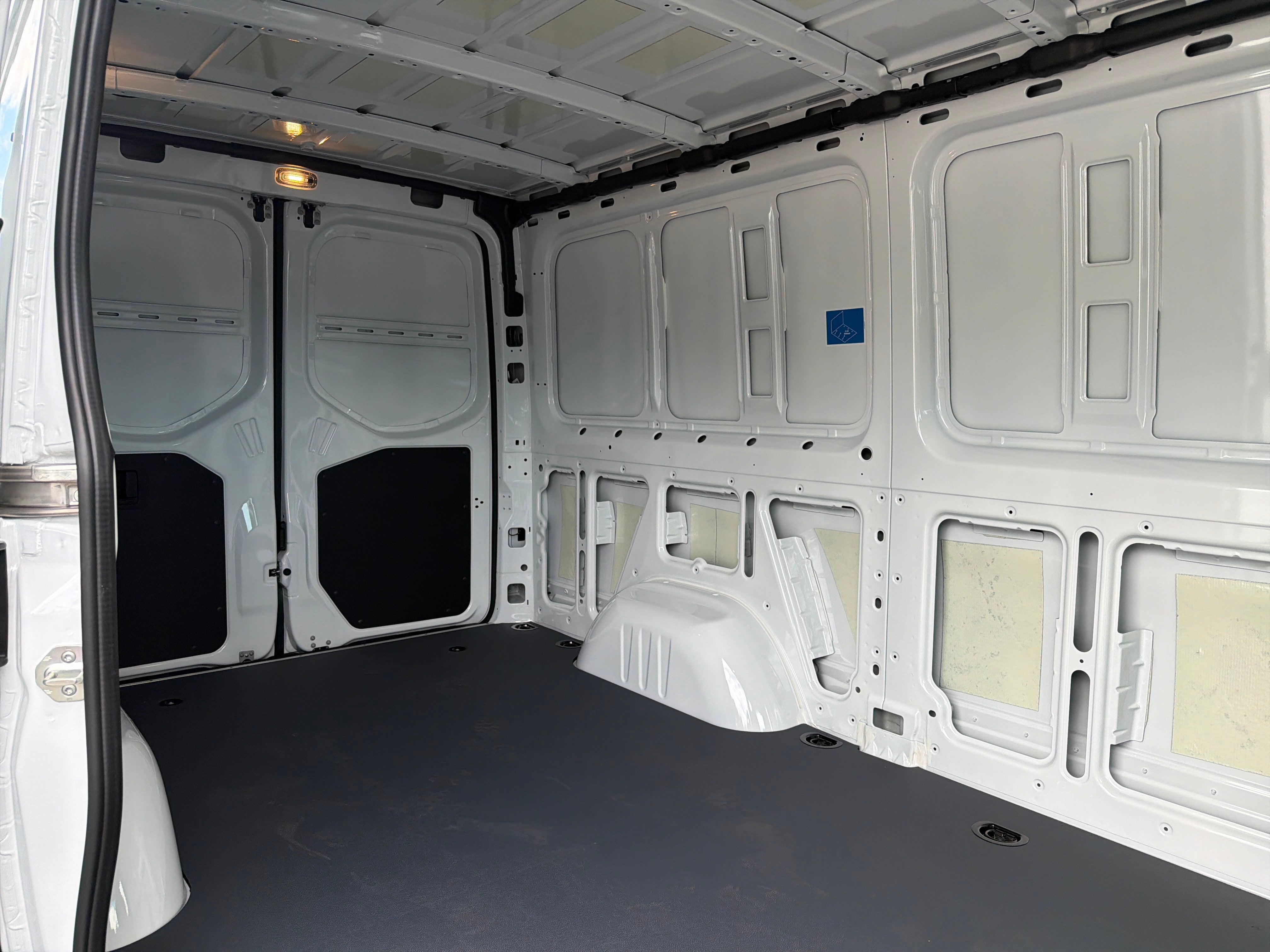 2026 Mercedes-Benz Sprinter Cargo Van 2500 Standard Roof I4 Diesel 144 Worker RWD