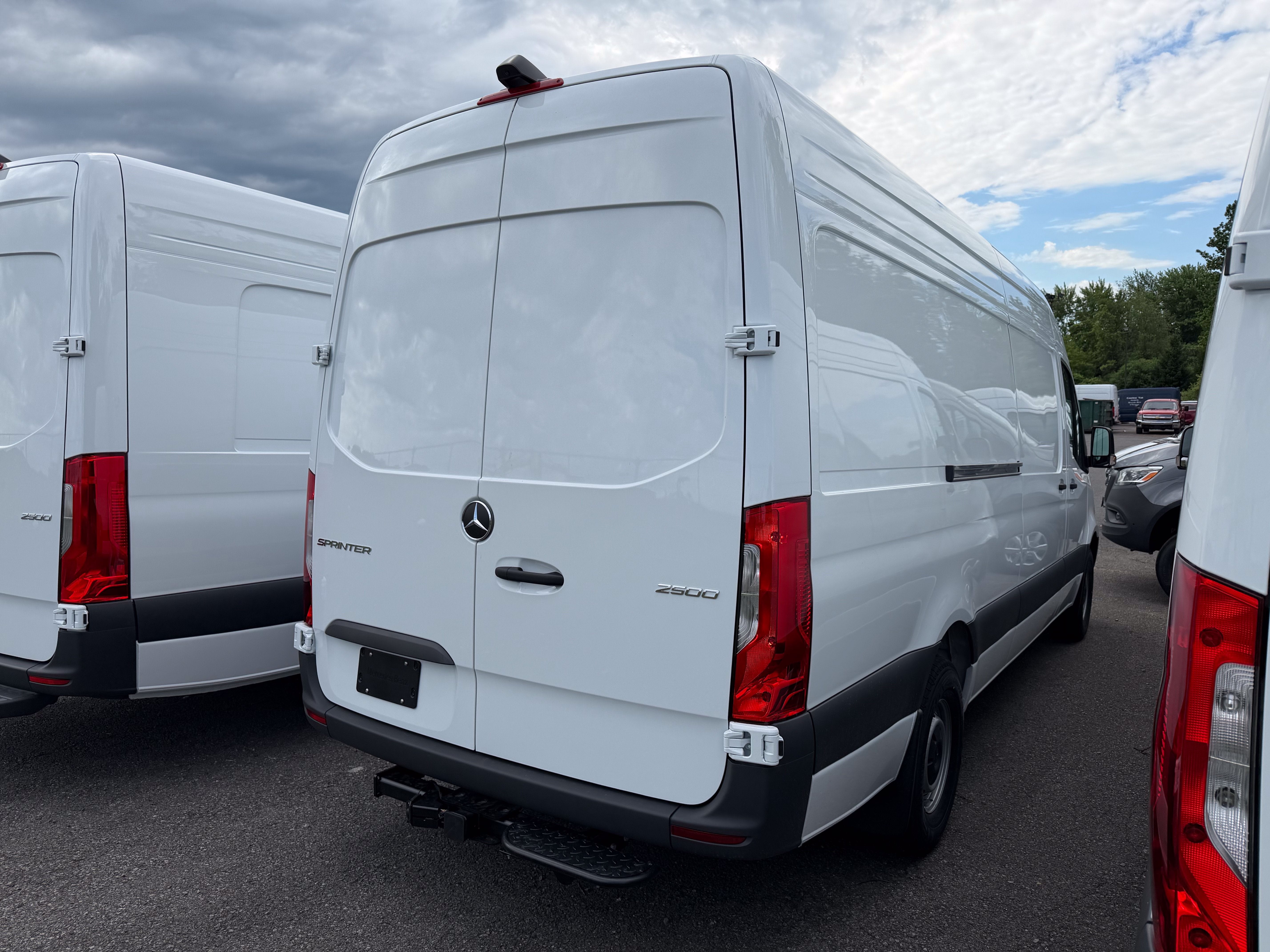 2026 Mercedes-Benz Sprinter Cargo Van 2500 High Roof I4 Diesel HO 170 RWD