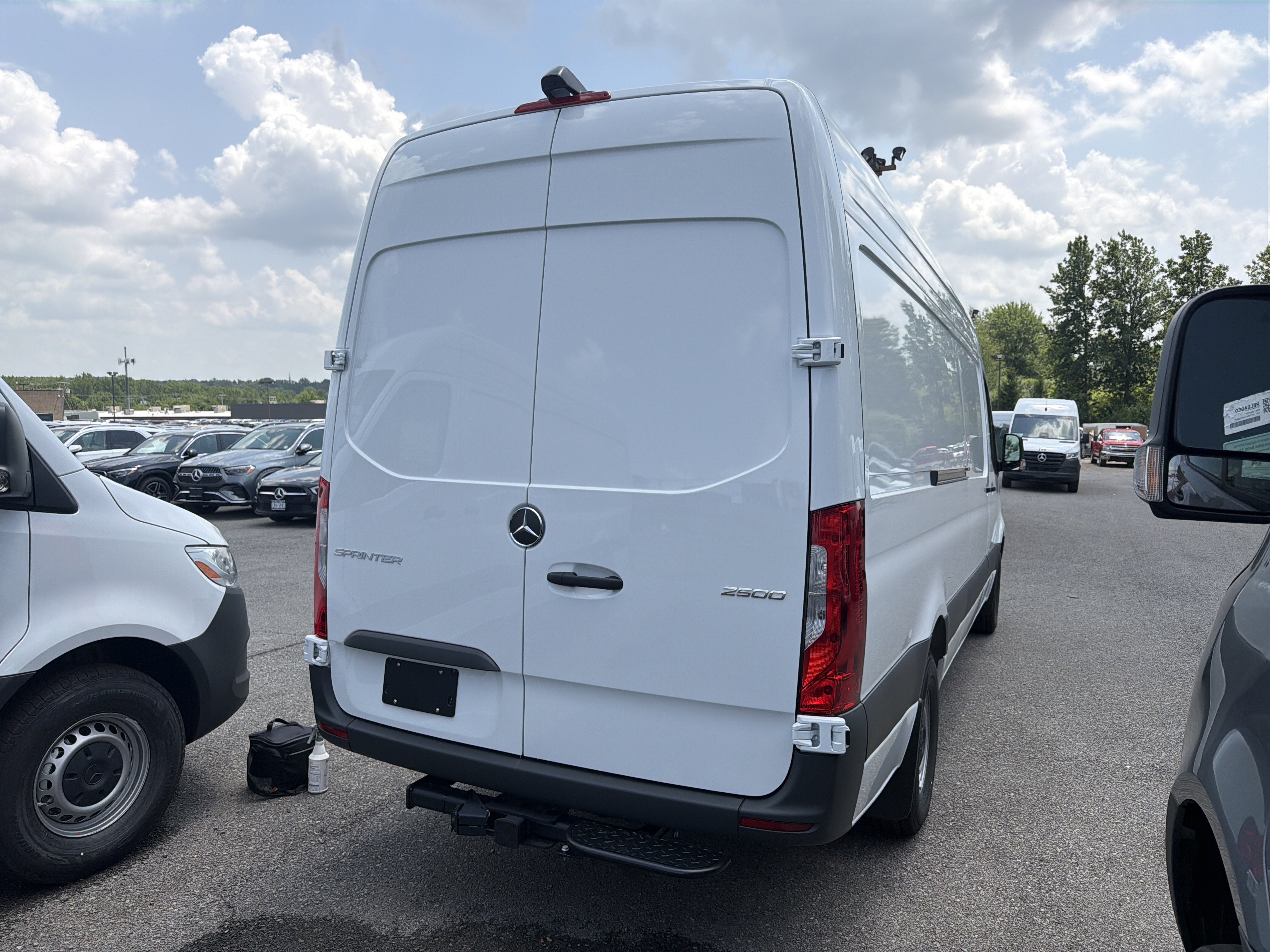 2026 Mercedes-Benz Sprinter Cargo Van 2500 High Roof I4 Diesel HO 170 RWD