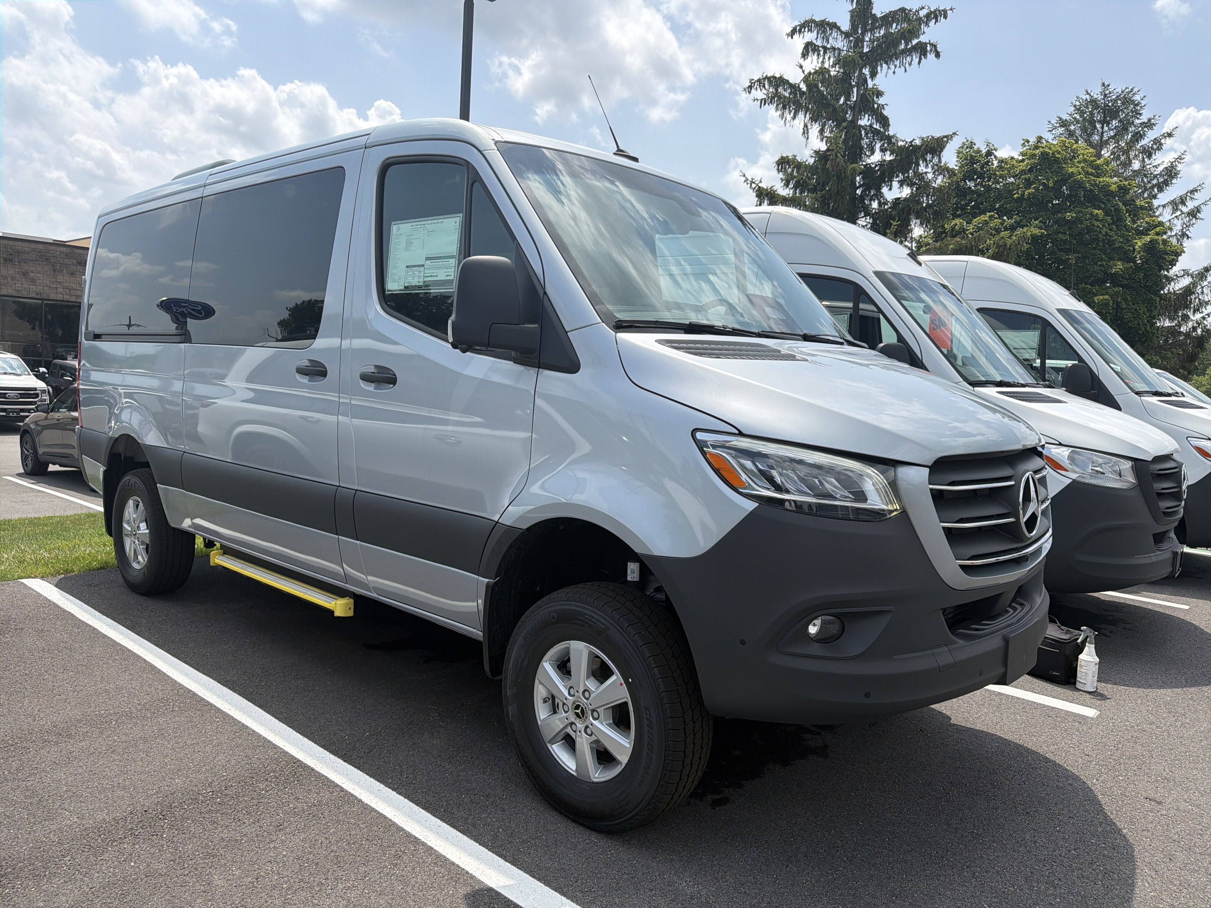 2026 Mercedes-Benz Sprinter Passenger Van 2500 Standard Roof I4 Diesel HO 144 AWD