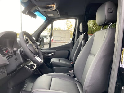 2026 Mercedes-Benz Sprinter Passenger Van 2500 High Roof I4 Diesel HO 170 RWD