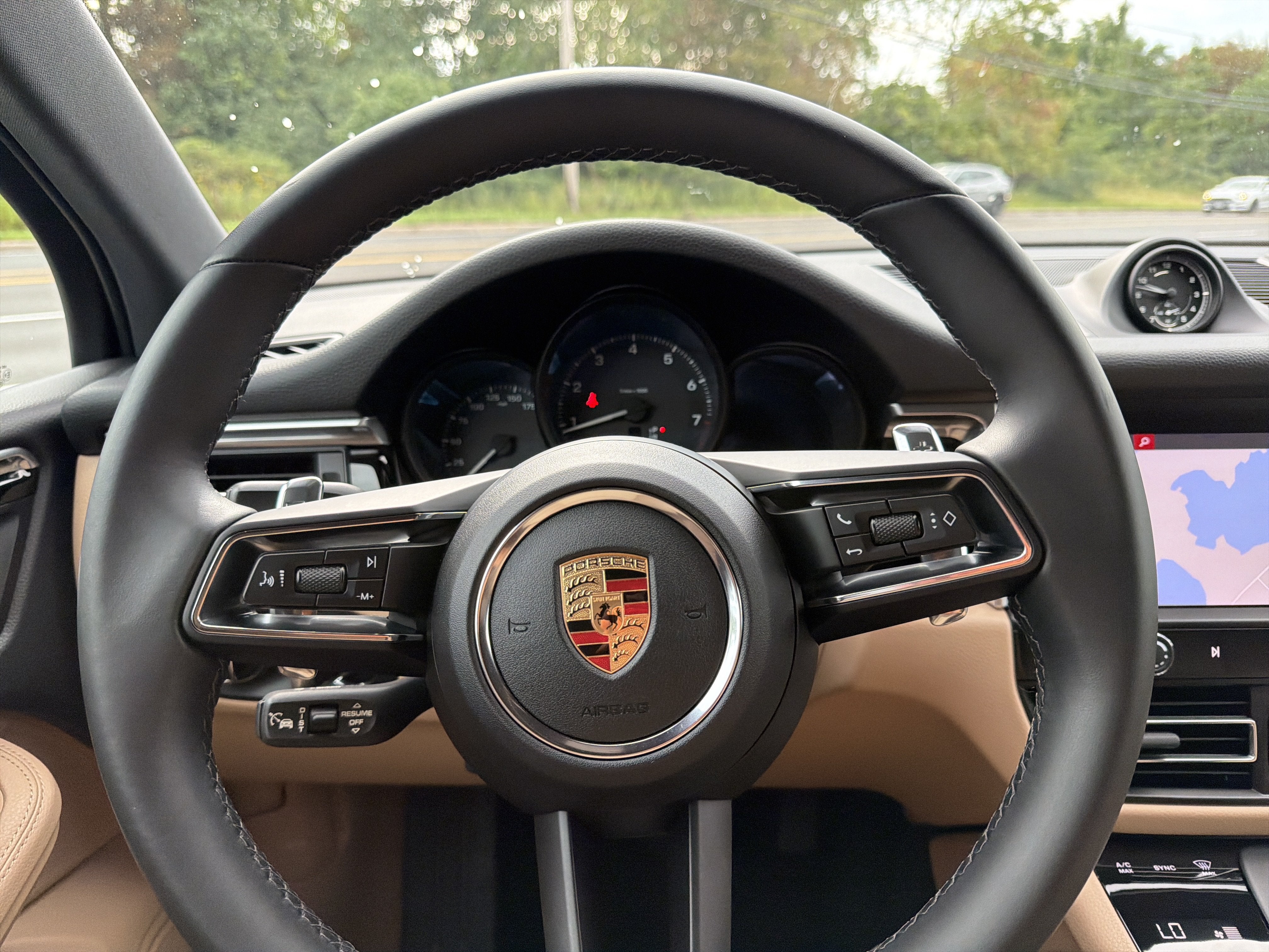 2023 Porsche Macan Base