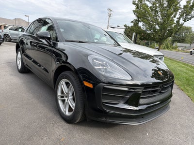 2023 Porsche Macan Base