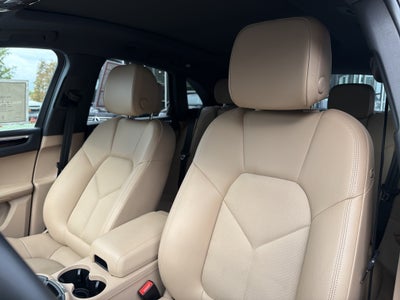 2023 Porsche Macan Base