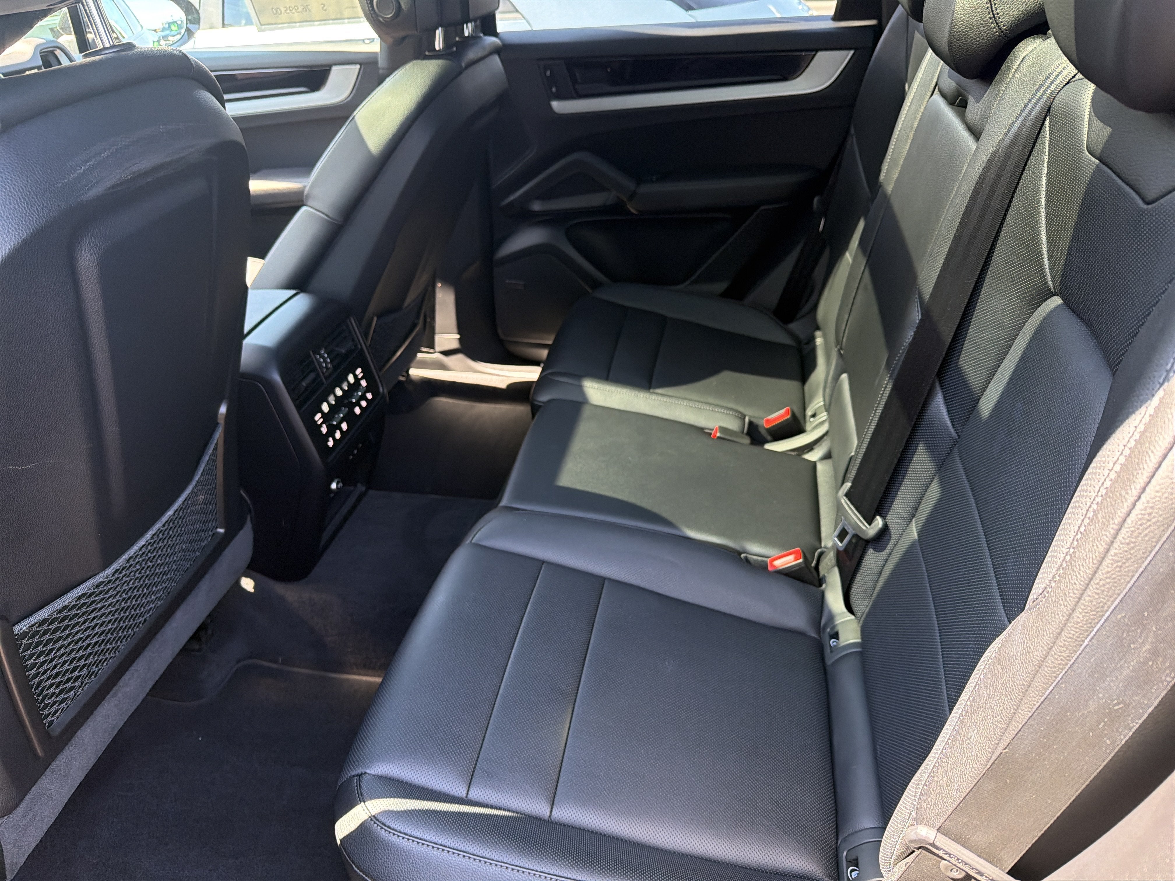 2024 Porsche Cayenne AWD