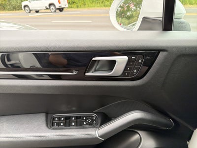2022 Porsche Cayenne AWD