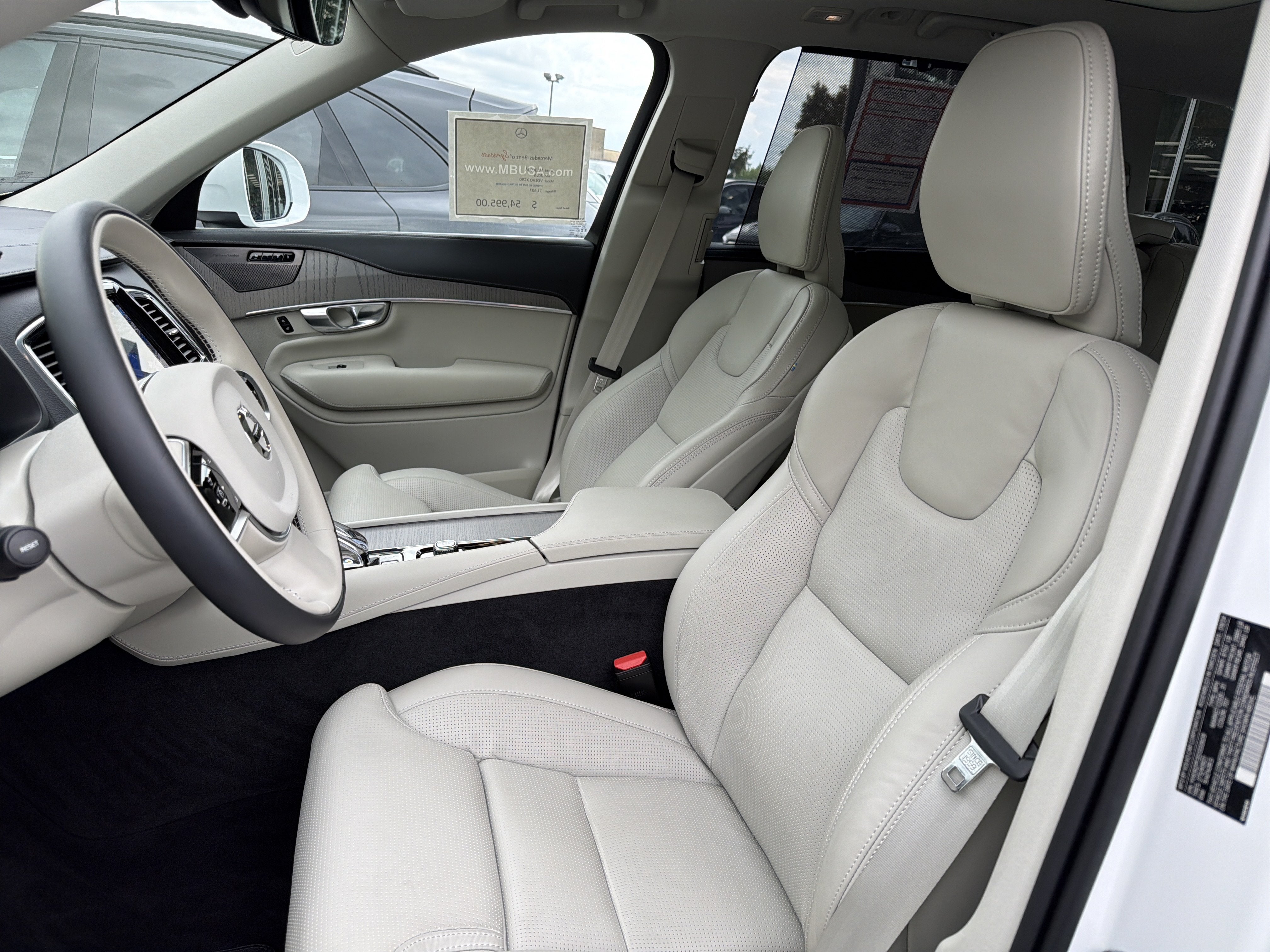 2025 Volvo XC90 B6 AWD Ultra 7-Seater