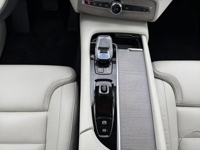 2025 Volvo XC90 B6 AWD Ultra 7-Seater