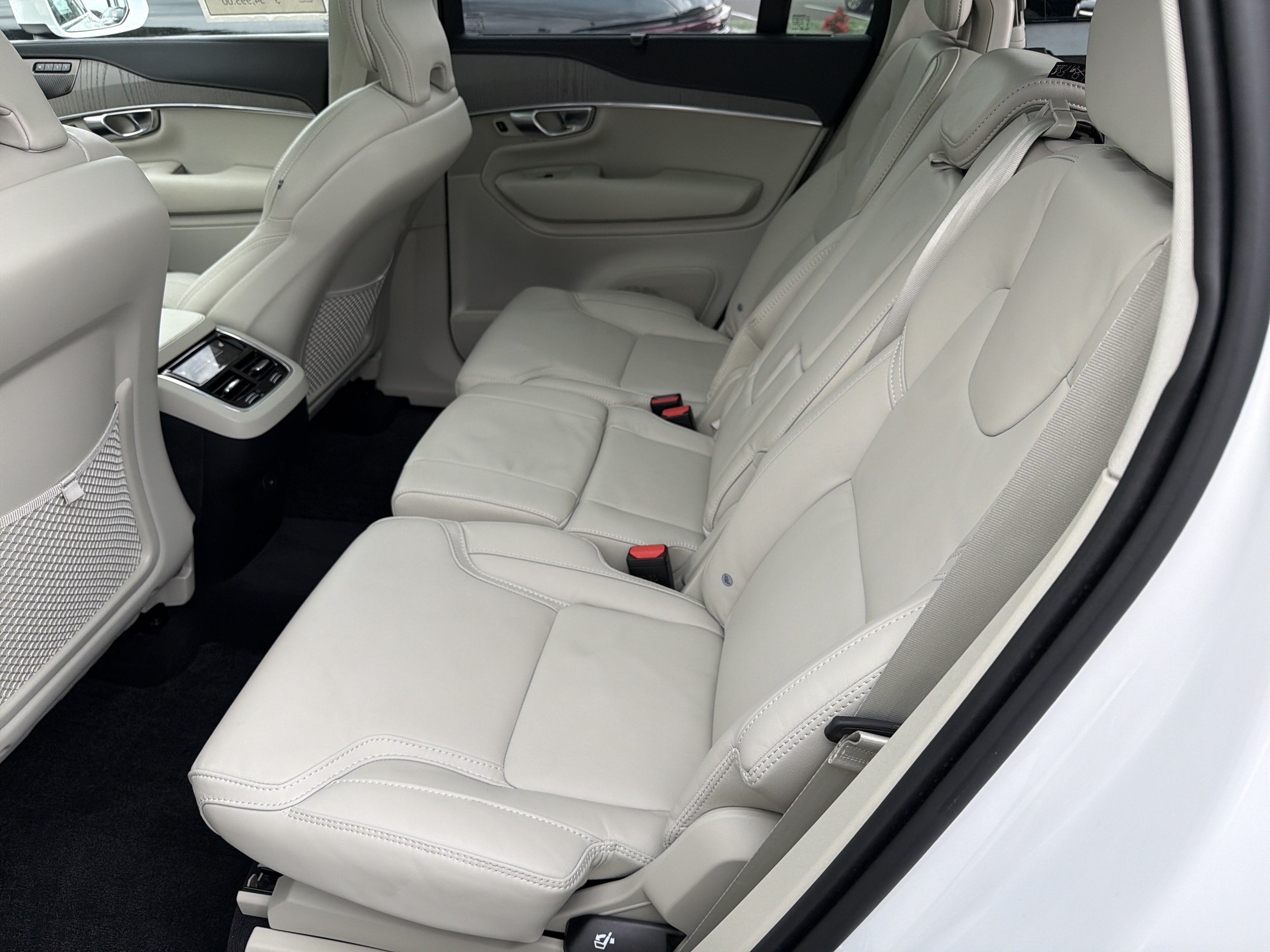 2025 Volvo XC90 B6 AWD Ultra 7-Seater