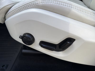 2026 Volvo XC60 B5 AWD Ultra