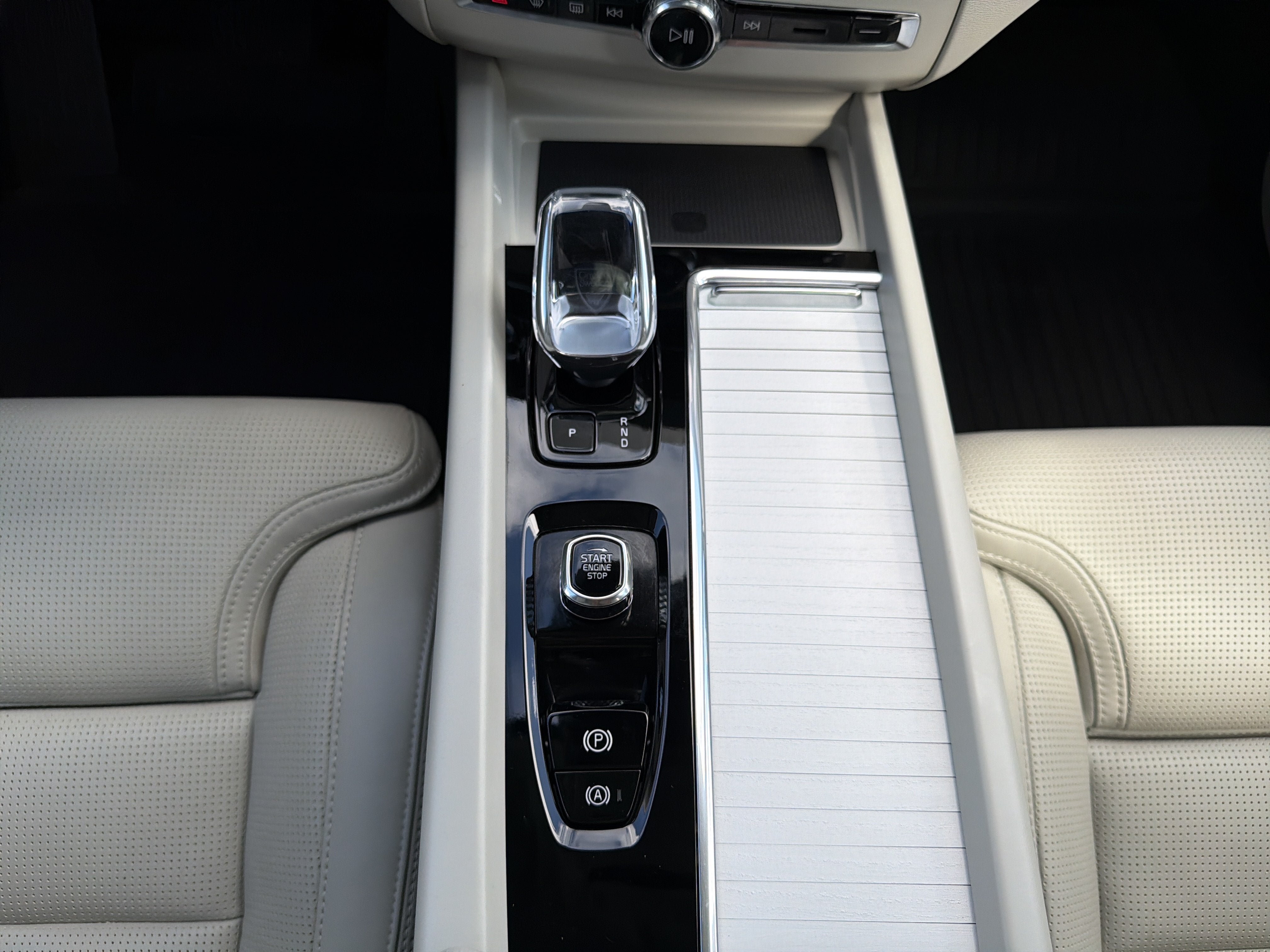 2026 Volvo XC60 B5 AWD Ultra