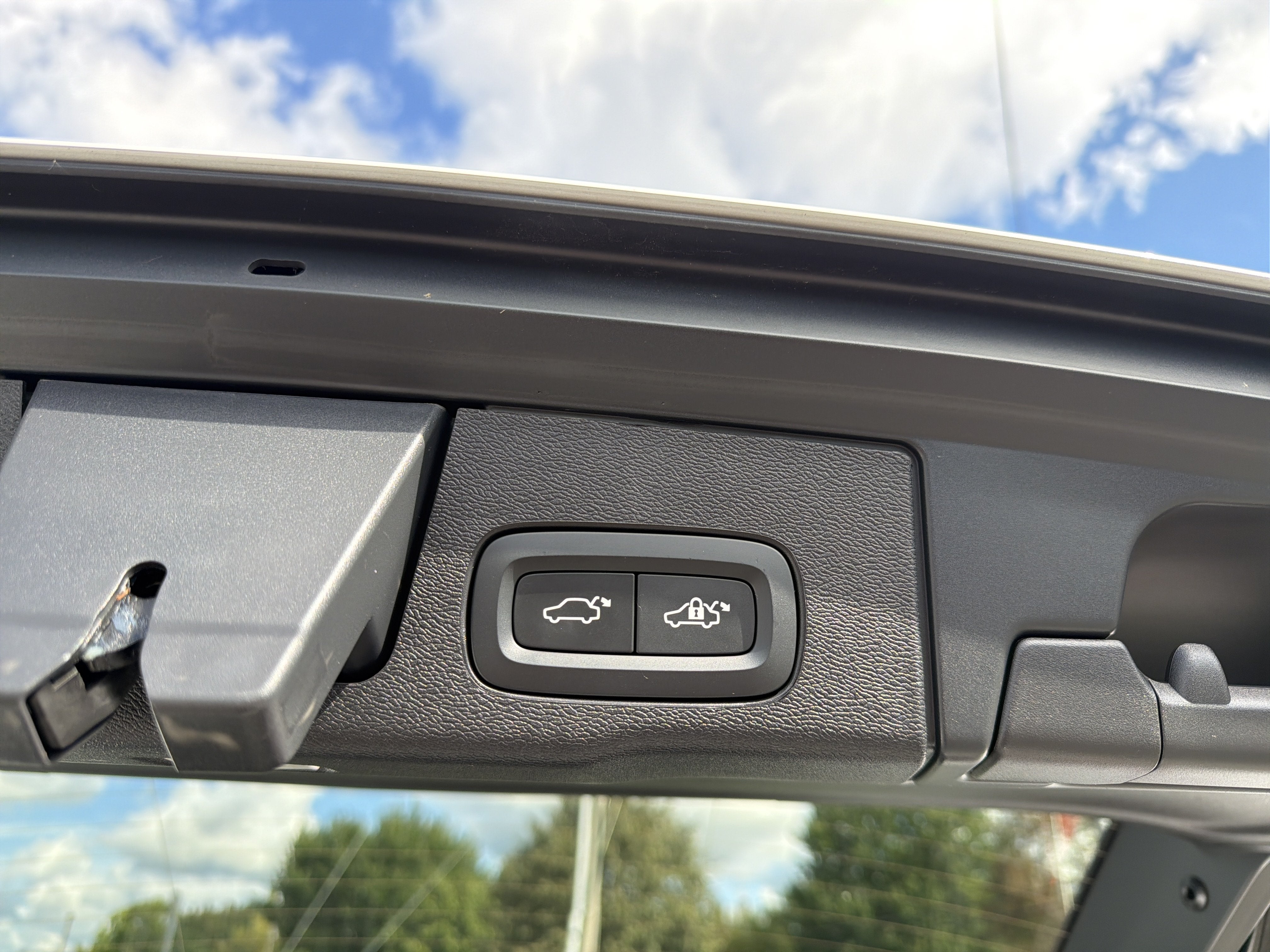 2026 Volvo XC60 B5 AWD Ultra