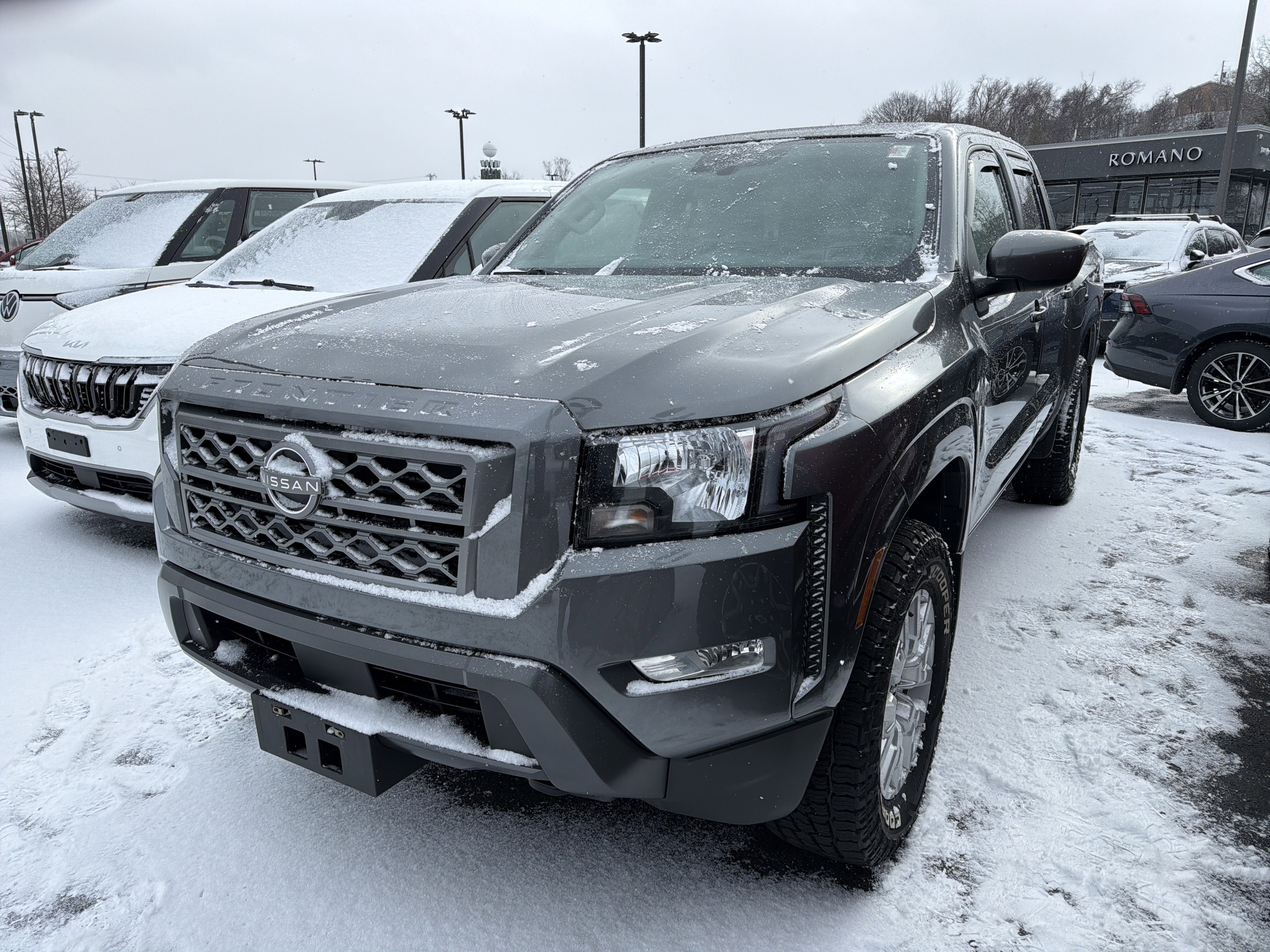 2024 Nissan Frontier SV