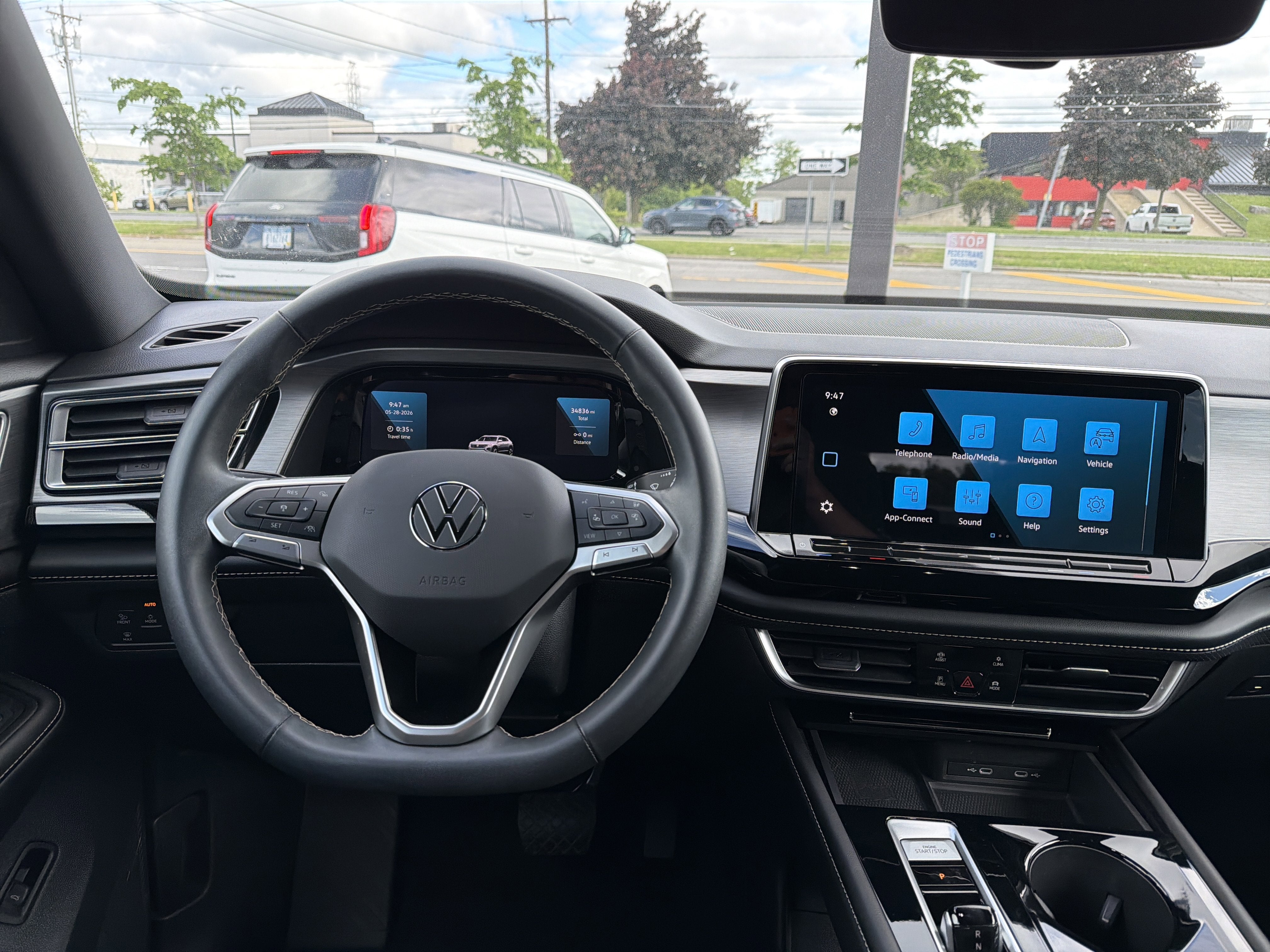 2024 Volkswagen Atlas Cross Sport 2.0T SE w/Technology