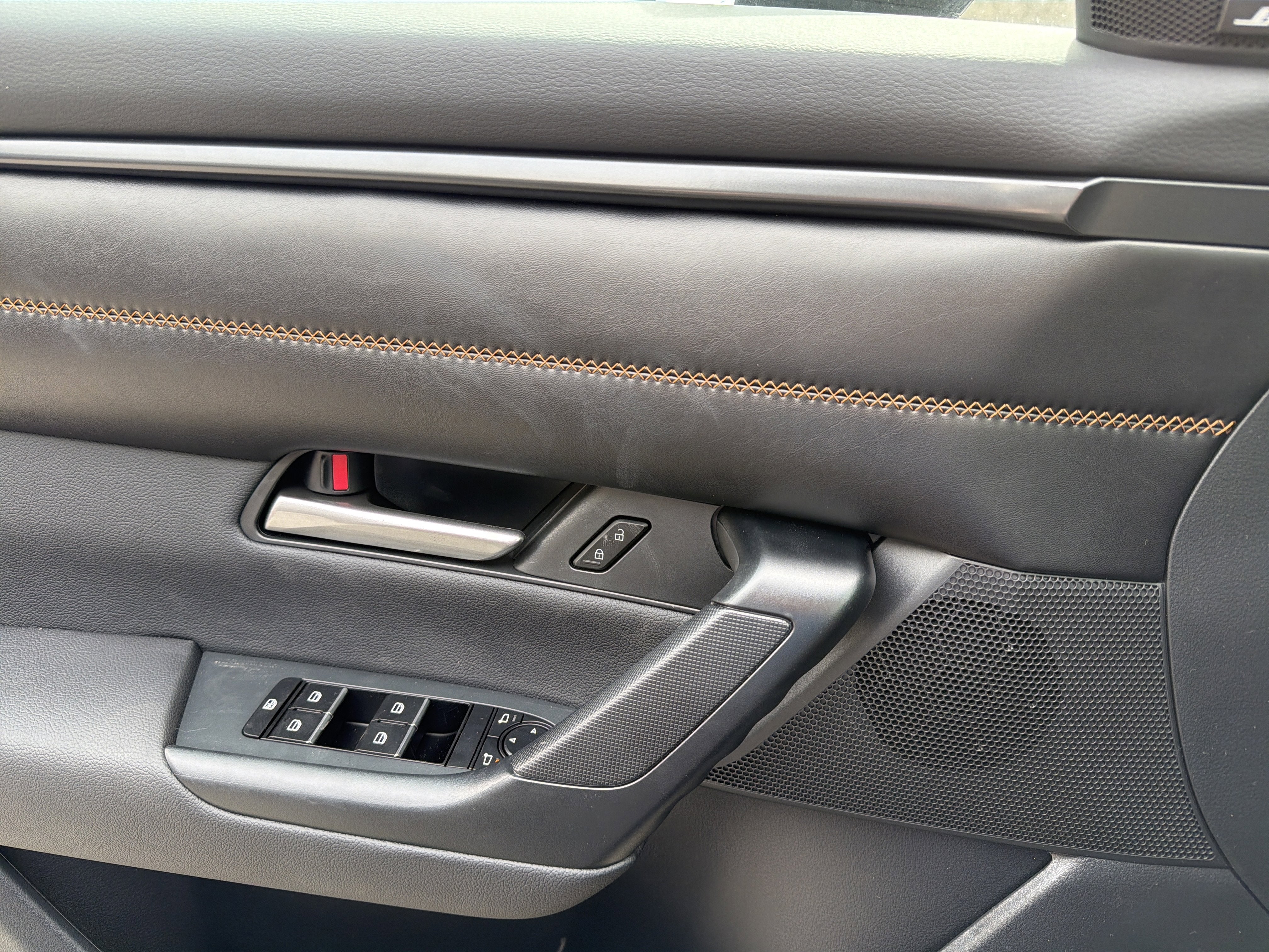 2026 Mazda Mazda CX-50 Hybrid Premium AWD