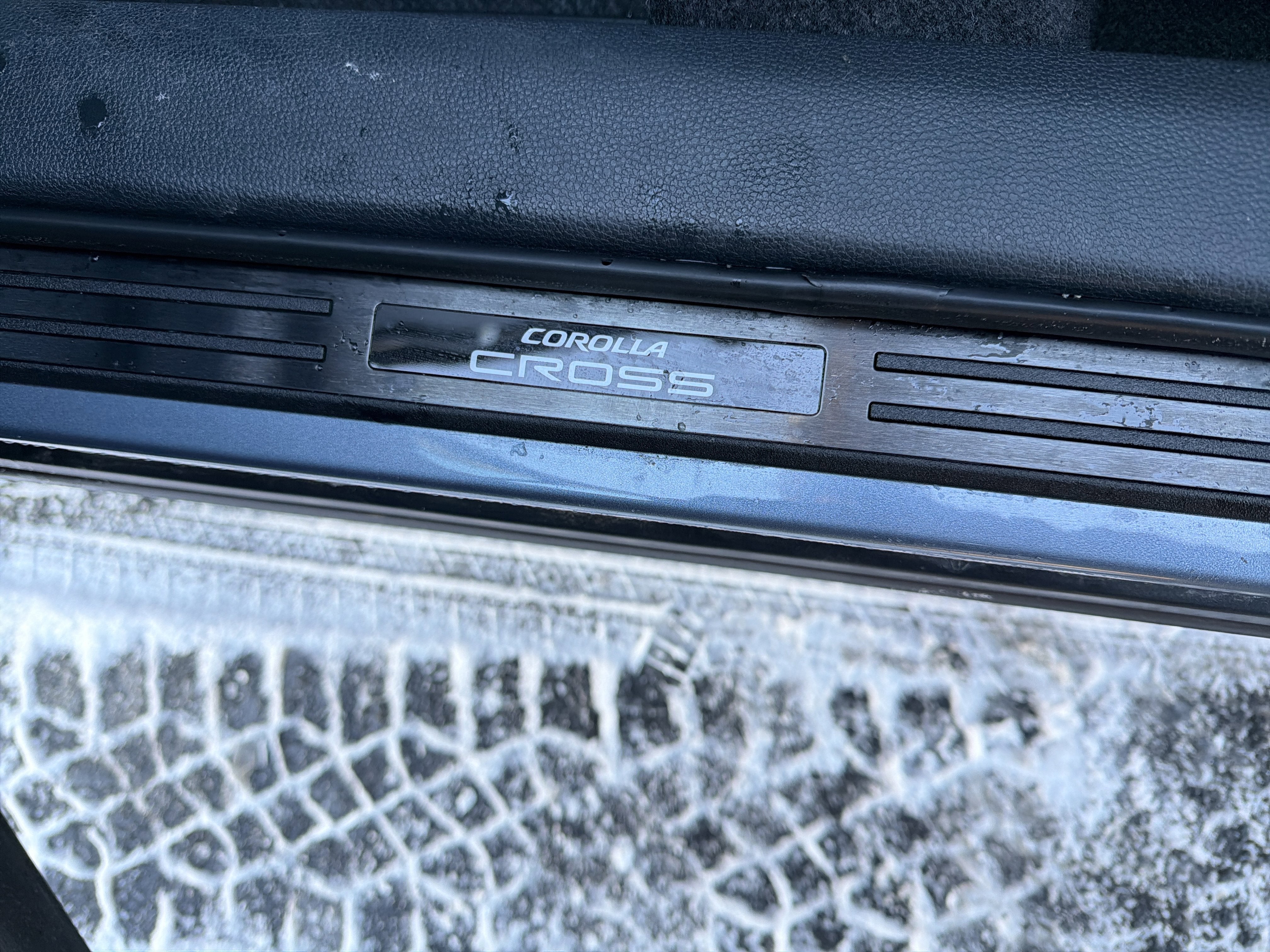 2024 Toyota Corolla Cross LE